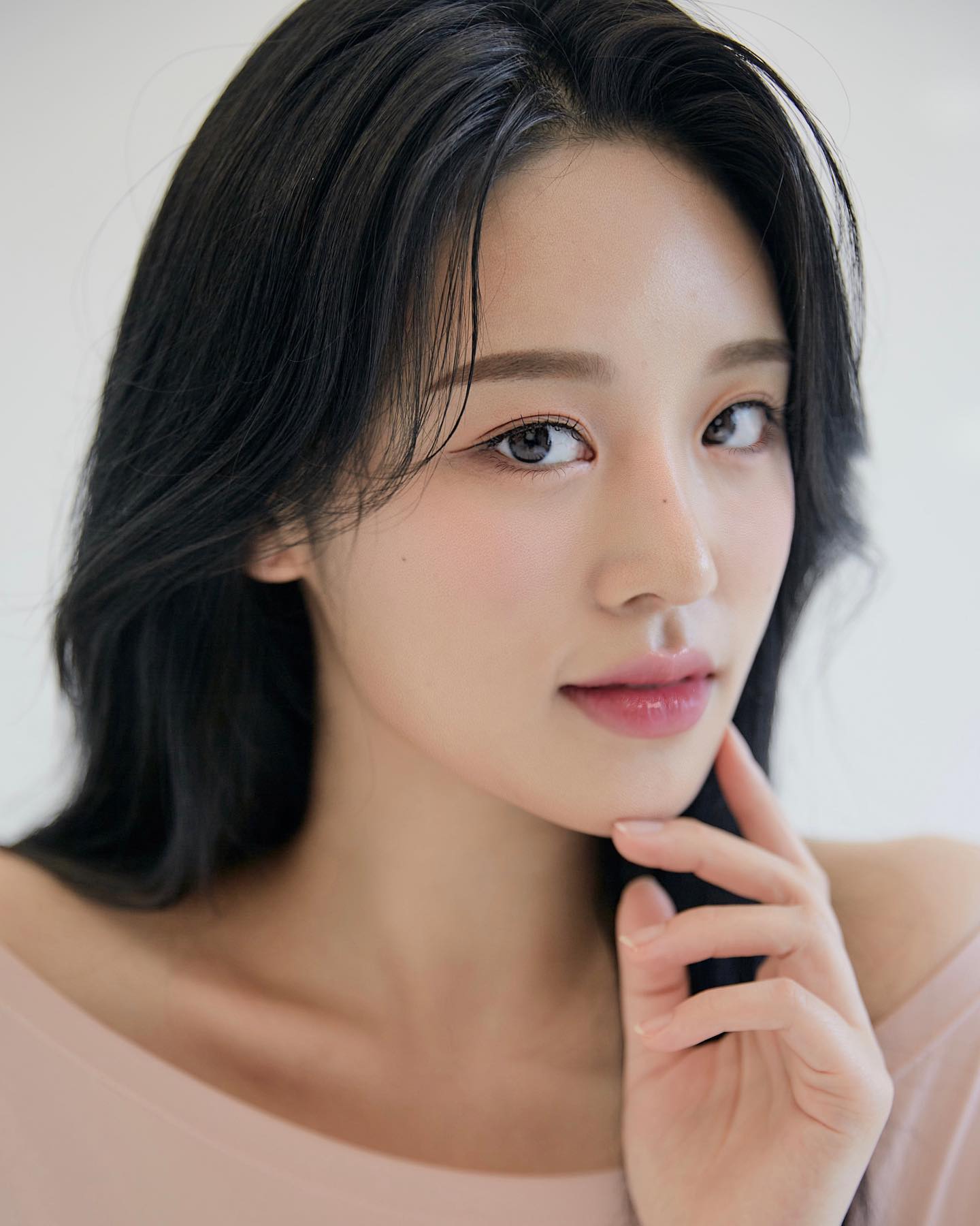 #배우프로필 
보정본 받기 전에 슬쩍 🤭