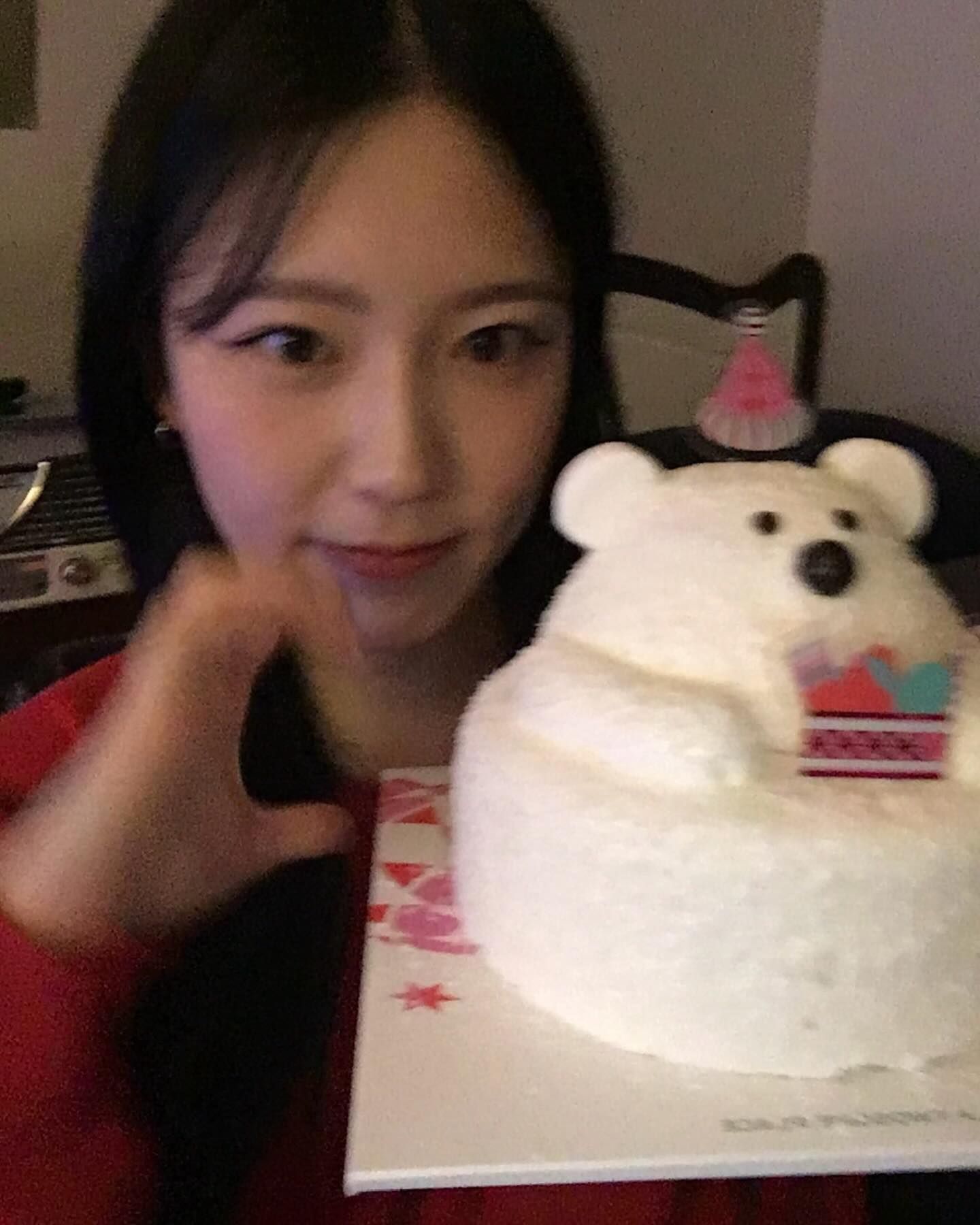 행크야 ~~~ … 🎄🔖
