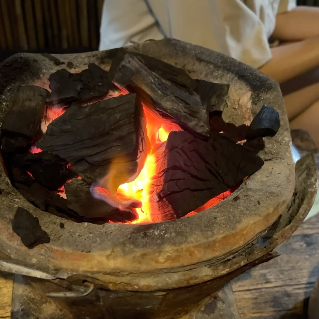 “Moo Krata, chiangmai”
역시 아는 맛🫶
태국맛 삼겹살 앤 쏘주🥃

#치앙마이맛집 #치앙마이무카타 
#mookrata #chiangmai 
#monjam #치앙마이여행중 
#치앙마이여행추천 #thailand🇹🇭