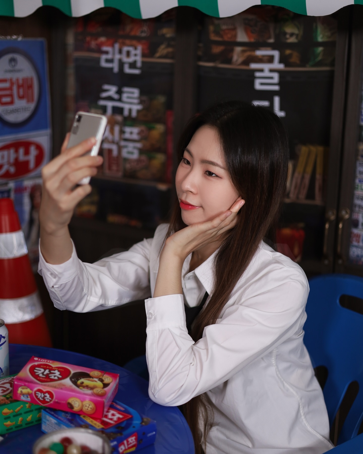나랑 같이 굴다리슈퍼 가서 군것질할 사람~😝

#굴다리슈퍼 #스냅사진