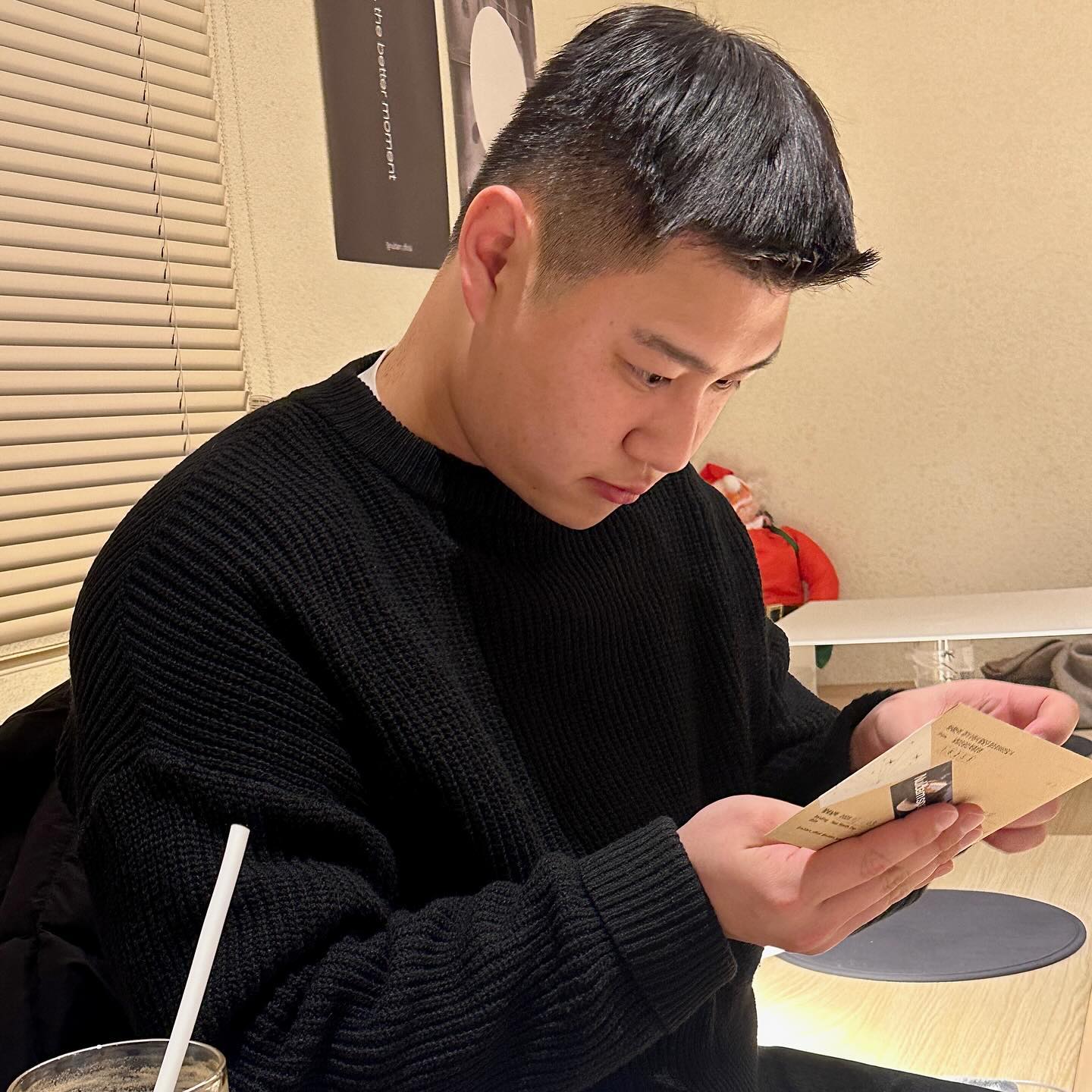 💌2025.01.06💌
-

-

#첫줄#s #daily #selfie #f4f  #follow4like #ootd #셀피 #패션 #커플사진 #럽스타그램 #데이트  #커플룩 #소통 #일상 #데일리 #좋아요 #팔로우 #커플시밀러룩 #선팔 #맞팔 #좋아요반사 #좋반 #패션계정 #커플계정 #커플 #오오티디 #편지 #스냅사진 #커플스타그램
