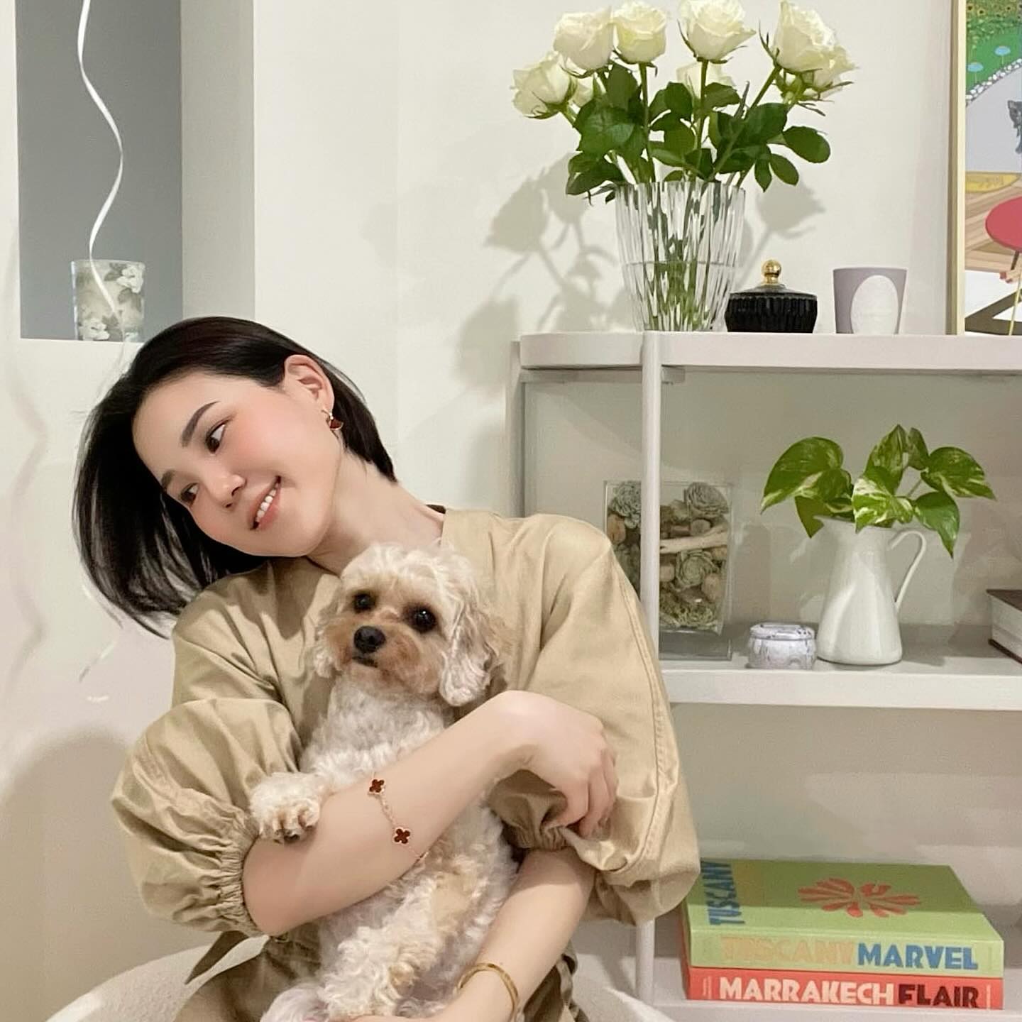 I had such a wonderful B’day yesterday! Thank you for lovely birthday wishes and sending me love from miles away!! 😇🥰🎂🥳😌❤️

•
•
•
•
#birthdaygirl #birthdayballoons #birthdaymeal #thankful #potd #ootd #oroton #vancleefarpels #bulgarijewelry #30sstyle #cavoodlegram #cavoodlelove #whiteroses #homedecor