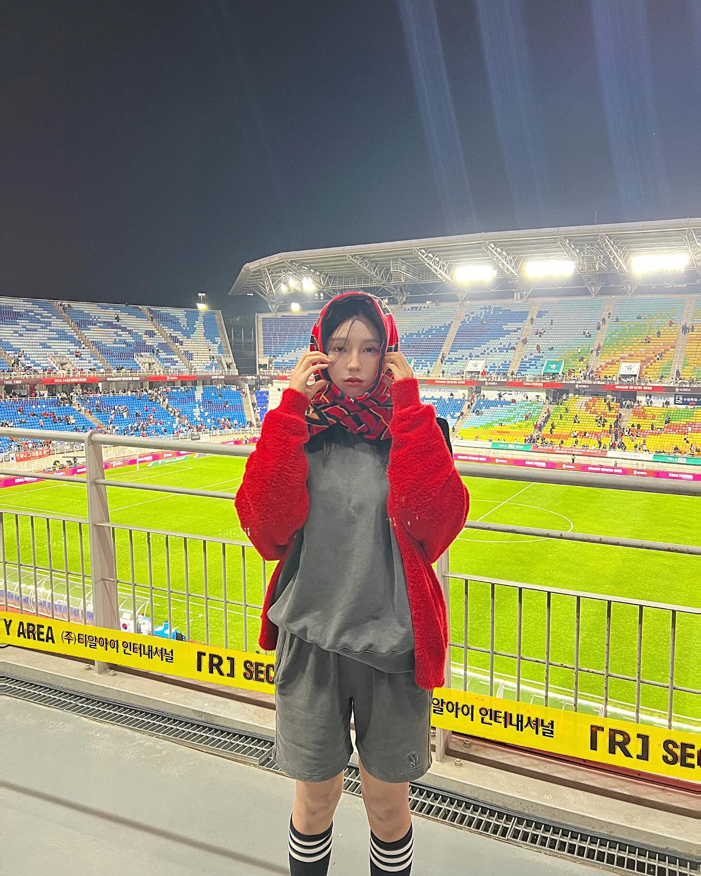 밤새고 너무 추워서 발발 🥶🩵
아직도 몸살로 앓지만 ..
이보다 행복할 슌 없ㅉrㄴr ㅠ