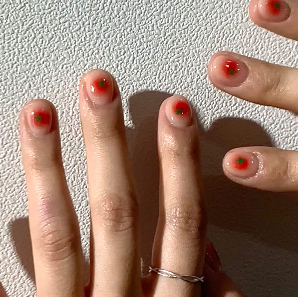 볼수록 더 귀여운 내 토망이들🍅😽
nail_by.on