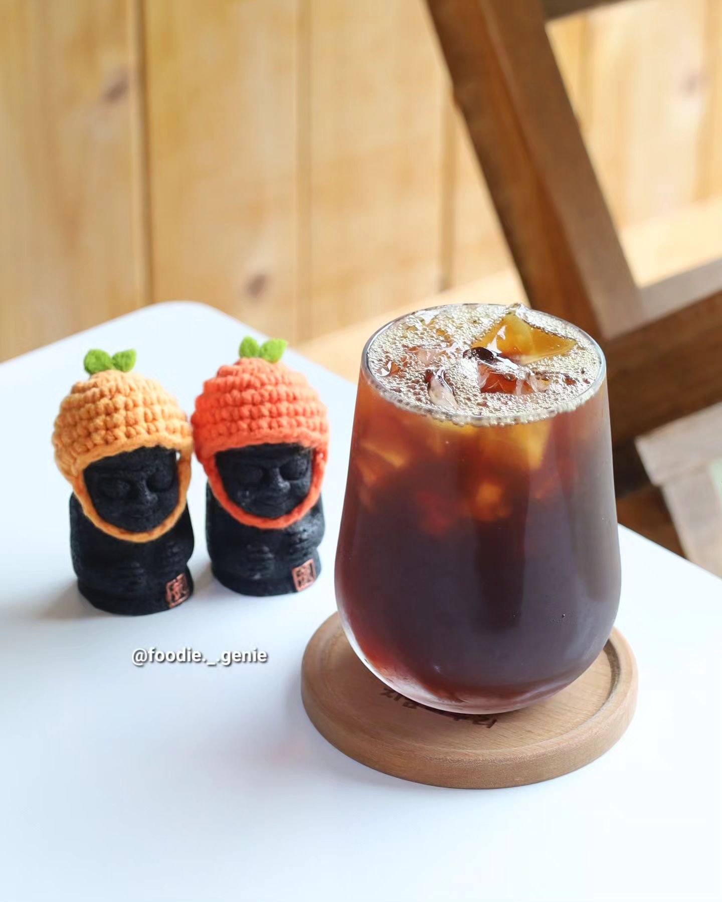 제주 최애 커피맛집을 뽑으라면 여기🖤
구좌 중산간 송당에 자그마한 카페, 지금의 우리

산미 강한 커피에서 꼬숩파로 넘어가게 된 계기!
항상 먹는 원두가 뭐였더라... 메뉴판 보면 기억나는데ㅠ
요즘 그리로 지나갈 일이 없어서 못들리는 참새 방앗간☺️
카페 맞은 편 베이커리도 넘나 맛있어서 힐링되는 곳🌟

송당에 들리실 일이 있다면 별다방도 좋지만
아기자기하고 가격착한 핸드드립 카페는 어떠신가요👀
오늘의 맛집 소개가 좋았다면 저장 버튼 꾸욱🔖

-

☕️ 지금의우리 we_thepresent
🪧 제주시 구좌읍 중산간동로 2260
⏰️ 영업시간 11시 ~ 17시
⚠️ 휴무 네이버 참고, 일요일 정기휴무 
🚘 주차가능 
❤️ 재방문 10번 가까이한 맛집
🌟 #푸디찌니맛집 #푸디찌니맛집 

#송당카페 #지금의우리 #핸드드립맛집 #제주먹스타
#제주커피맛집 #내돈내산맛집 #먹스타그램맞팔