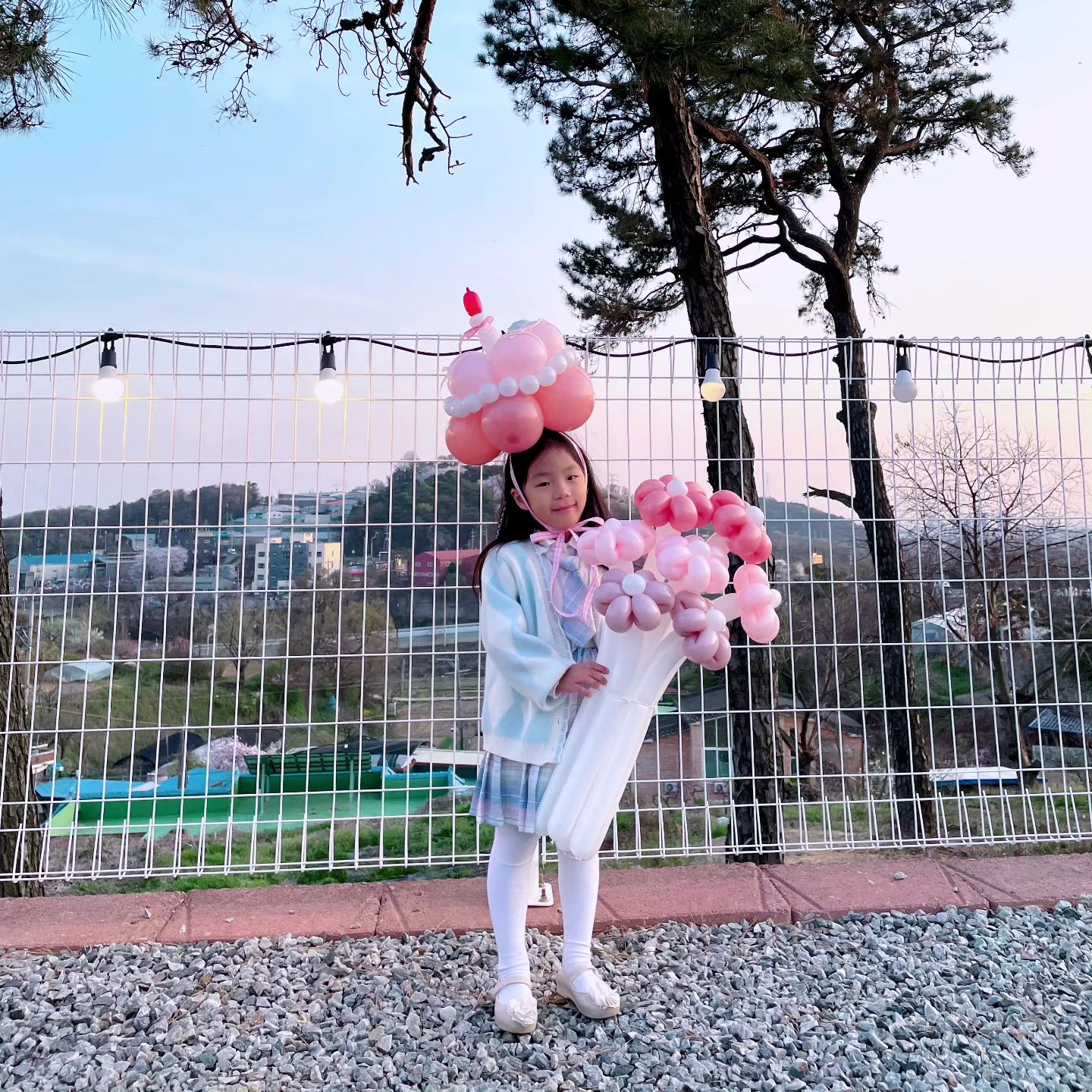 #제품제공
풍선맛집 체리봉봉 cherrybong_bong
원하는 컬러와 날짜 주문 넣으면
꼼꼼하게 포장되어 집앞으로 배송된답니다.
벚꽃촬영 하는데 쓰려고 어울리게 해달라고
요청 드렸는데 진짜 예쁜 색조합이예요 💟
촬영이 많은 4월 배송 받았는데
열흘 넘게 무리없이 사진촬영한거 실화입니까?
택배로 받아도 걱정없이 잘왔어요 💟

#체리봉봉 #풍선 #풍선꽃다발 #촬영소품
#대구풍선 #평택풍선 #야외촬영