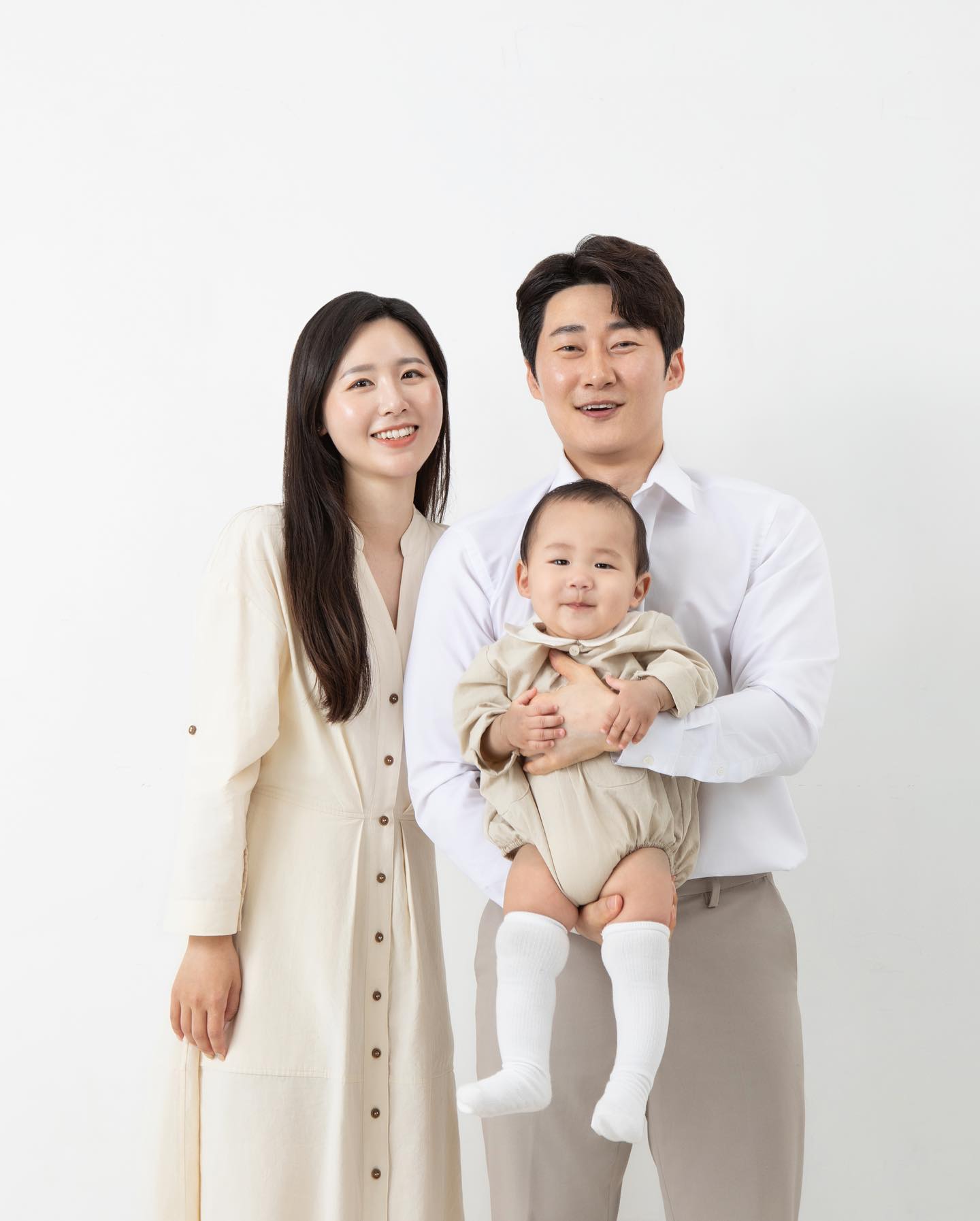 가조쿠 샤진🧑🏻👩🏻👶🏻 곧 한 살 되는 우리집 만두랑🫂