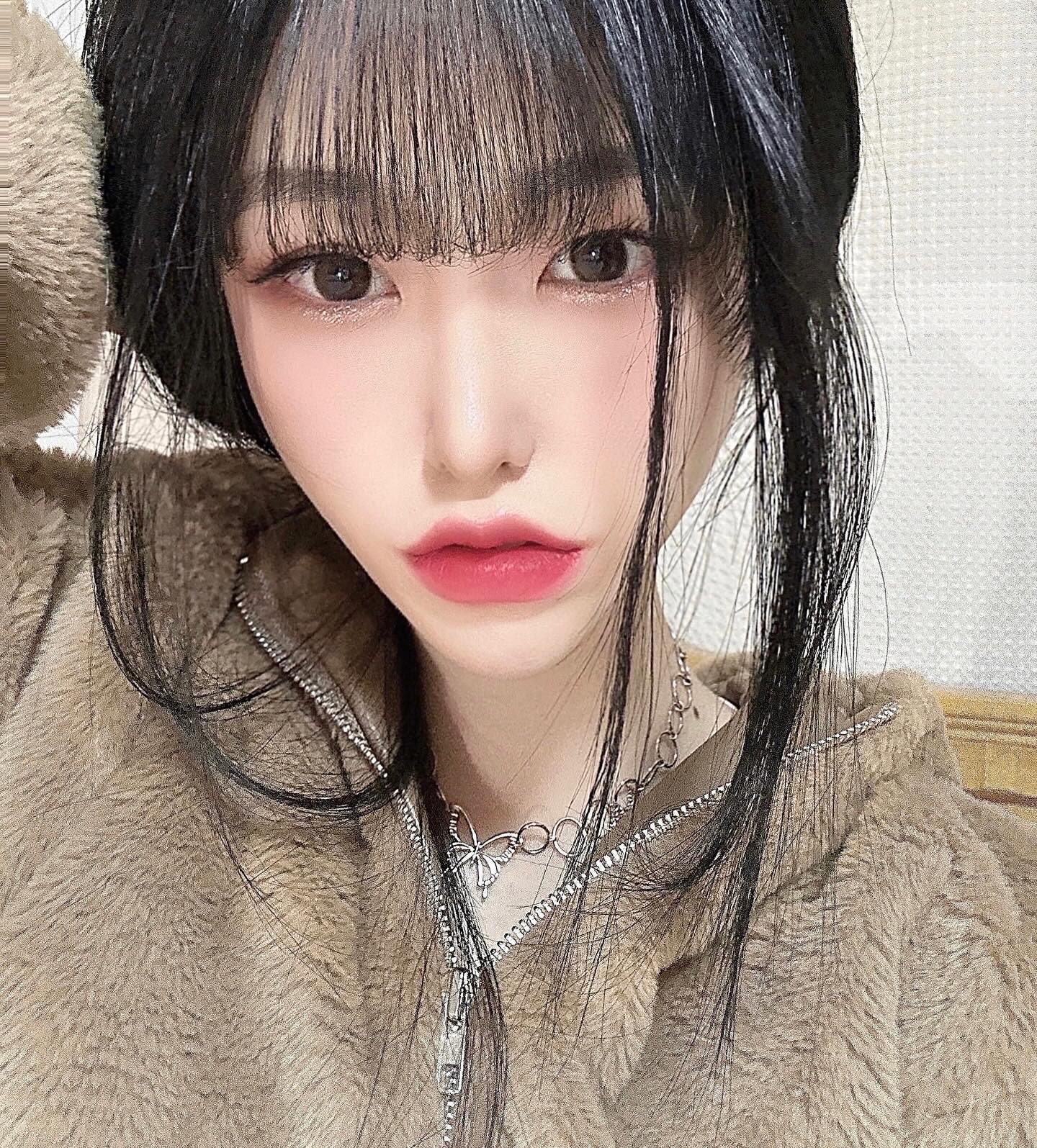 #협찬 #광고 #루나 

🍓 LUNA 루나 제품 luna_makeup_official 
🍒 소프트포뮬라펜슬

🧡 클라우드 색상
🧡 애교살, 컨실러로 사용

🍓 브러쉬가 없어도 가능 !
🍓 브로우, 립 라인 정리로 디테일 메이크업 가능 !
🍓 유분기 많은 얼굴, 연약한 눈가에도 가능 ! 

💛 부드러운 발림때문에 컨실러로 쓰기 좋았고, 애교살이나 디테일 메이크업도 가능해서 여러 용도로 쓰기 좋아요 ‼️

#소프트포뮬라펜슬