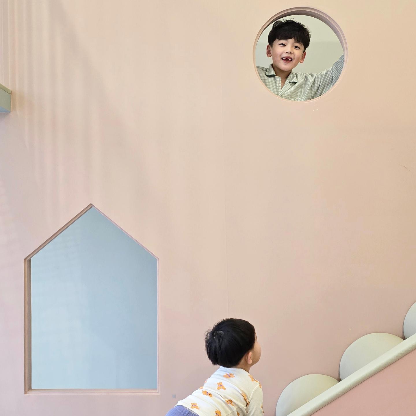 아이에게 무엇이 결여됐는지 보는 것이 아니라
아이에게 무엇이 있는지를 찾아내는 것이 부모의 역할이라는 거 잊지않기