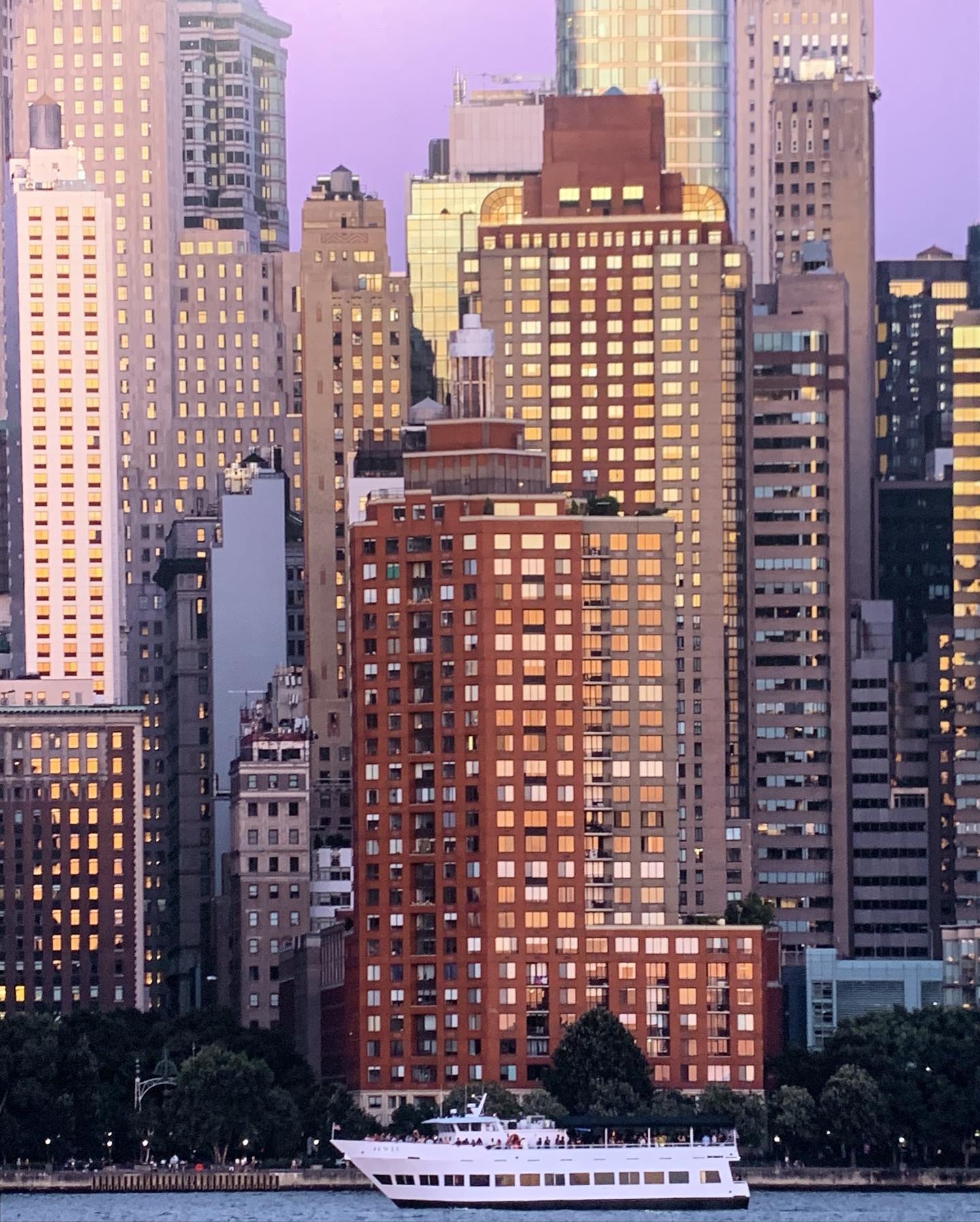 살면서 처음으로 미국에 가고 싶어져본...🌆