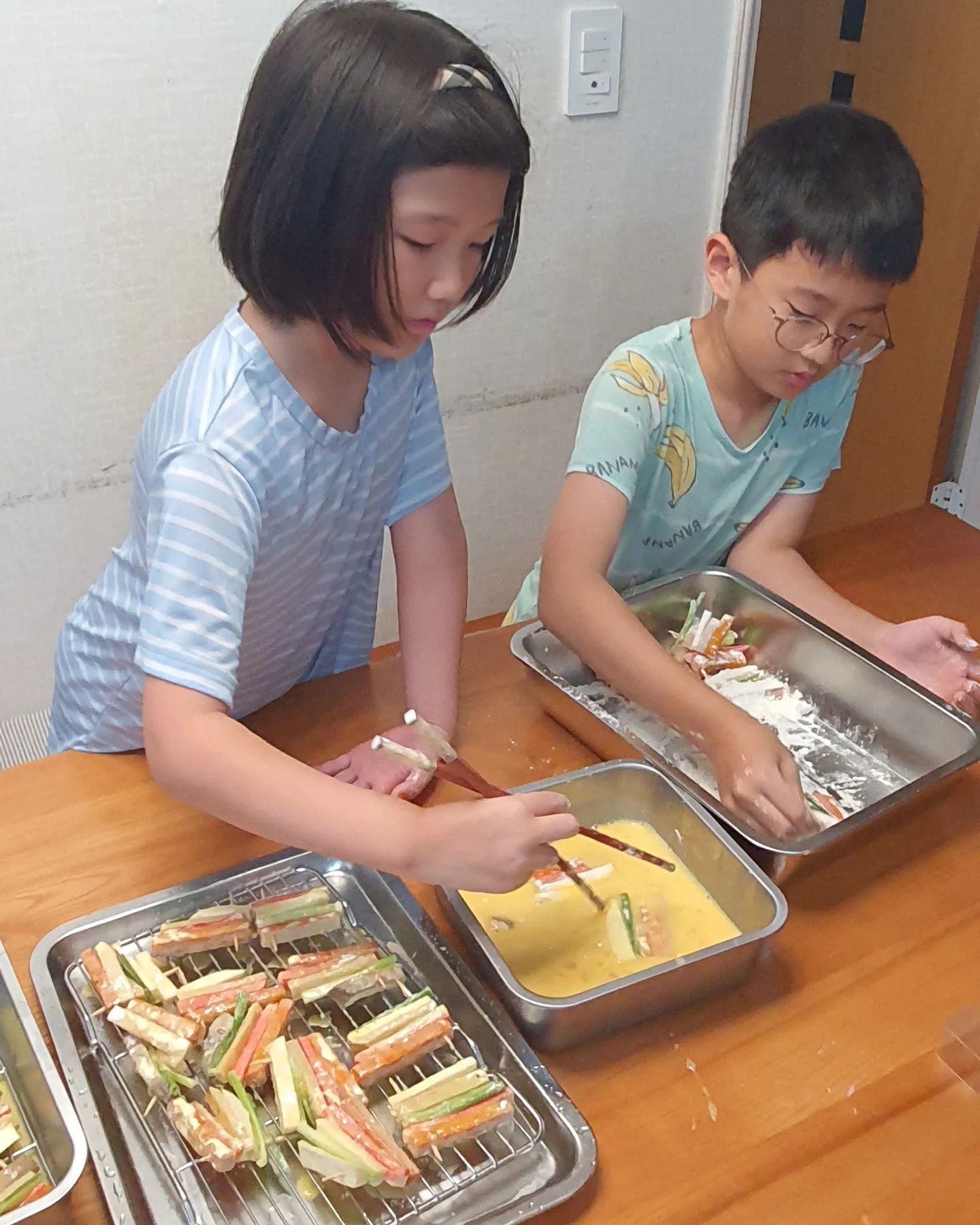 오랜만에 큰애들과 산적꼬치 만들었어요^^

#오랜만에 #미리추석 #산적꼬치만들기 #요리타임