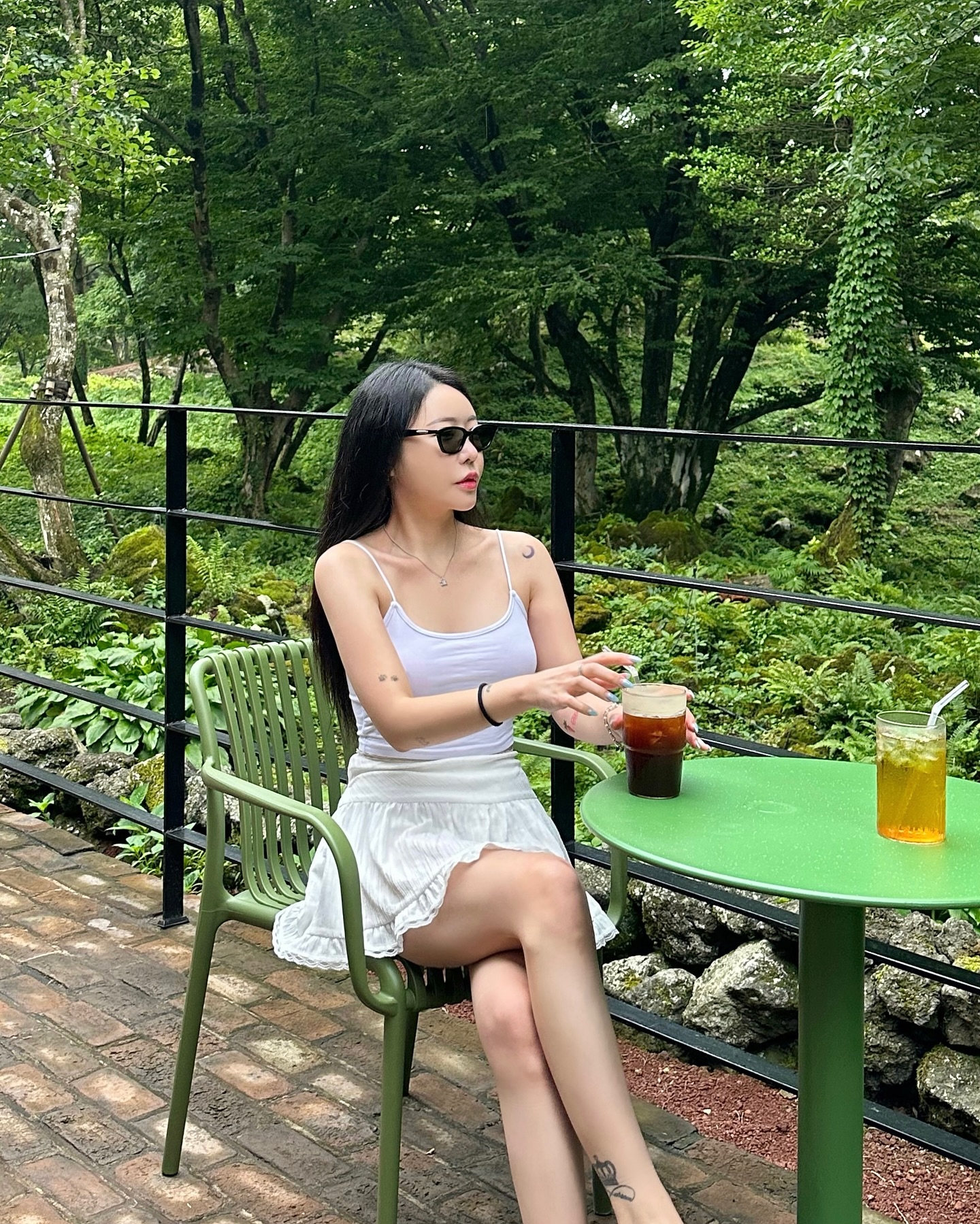 💚
비 와서 더 운치 넘쳤던 신상 카페🌿
#이끼숲소길 #제주
