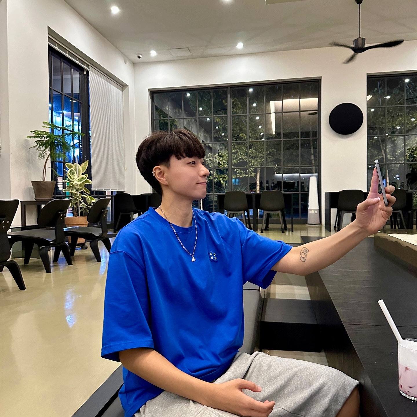 #협찬

제가 착용한 귀여운 멍뭉이 목걸이는 ppottu_ppttu 🛒
제품입니다! 

판매수익금 일부가 유기견들을 위해
#한나네보호소 로 후원 이 됩니다. 🥹✨ 
제가 착용한 목걸이 말고도 다른 디자인의 팔찌, 반지 등 다양한 제품들도 있으니 들어가서 구경해보세여! 

귀여운 제품 구매하면 후원도 되는 행복한 세상 😙💖

#뽀뚜빠뚜#유기견#후원#목걸이