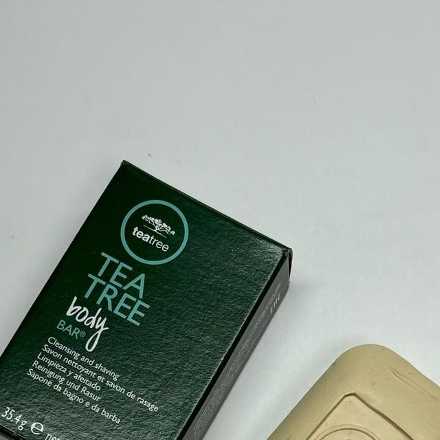  민송 on Instagram: "#협찬
.
트러블에 좋기로 소문난 티트리🌿
.
100% 호주산 티트리 오일이 들어간
천연유래 성분으로 안심하고 사용 가능!
.
풋풋한 티트리 향 덕분에
아로마 홈 테라피 효과까지..🪴🪴
.
씻고나면 뽀득뽀득한게 기분좋은건 덤😜
.
.
.

#협찬 #바디바 #티트리바디바 #뷰티바 #목욕비누 #천연비누 #티트리비누 #샤워비누 #클렌징바 #등관리"