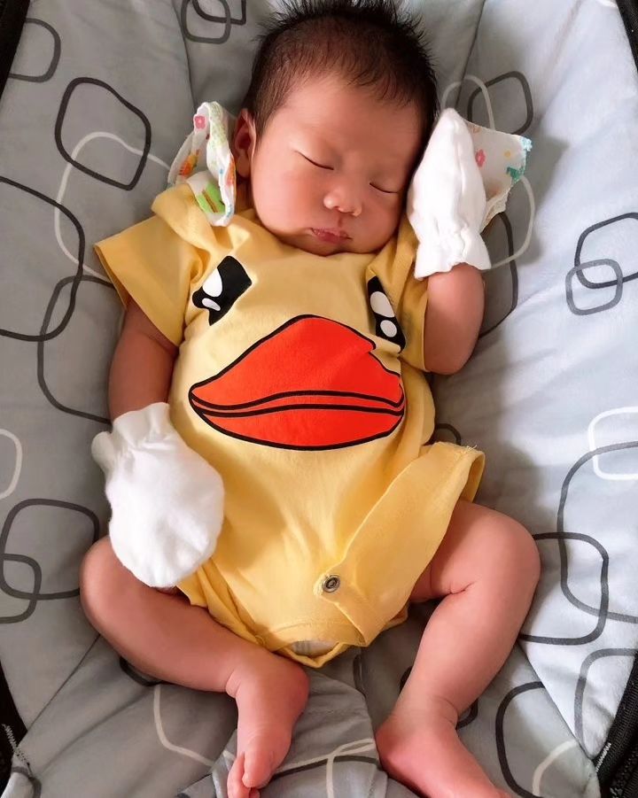 #추억소환
울아들....진짜 많이 못생겼었네🤣
왜그땐 겁나귀엽다생각했지?ㅋㅋㅋㅋㅋㅋㅋㅋ
.
.
#그립다#아가아가시절#뽀시래기시절#지금은#유춘기