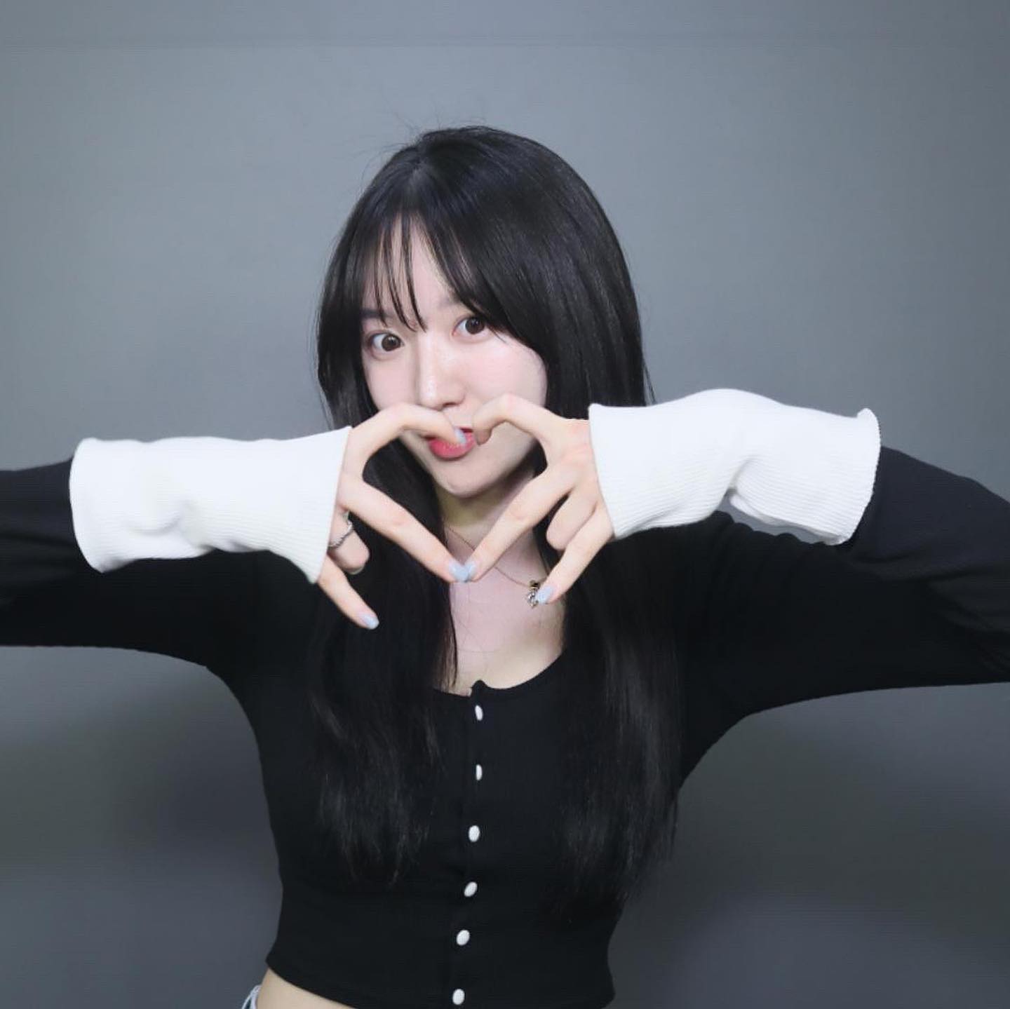 #협찬 #광고 #포토이즘

포토이즘에서 나같은 뚝딱이를 위해 포즈가이드 테마가 나왔다 ..! ✨ 귀야운 ... 척 🐽 🩷 이뿌게 봐주세욤

#포토이즘 #포즈가이드 #포즈 #포즈추천 #네컷사진 #네컷포즈 #포토이즘포즈가이드 #하루필름 #널스타그램 #간호사 #간호학과 #selfie #인생네컷 #좋아요 #운동하는여자 #패션 #오오티디