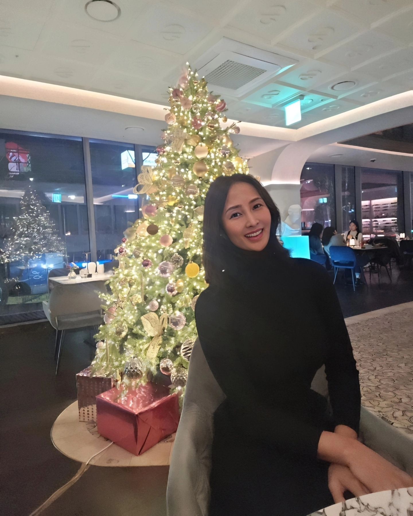 오랜만 👋 

-

-