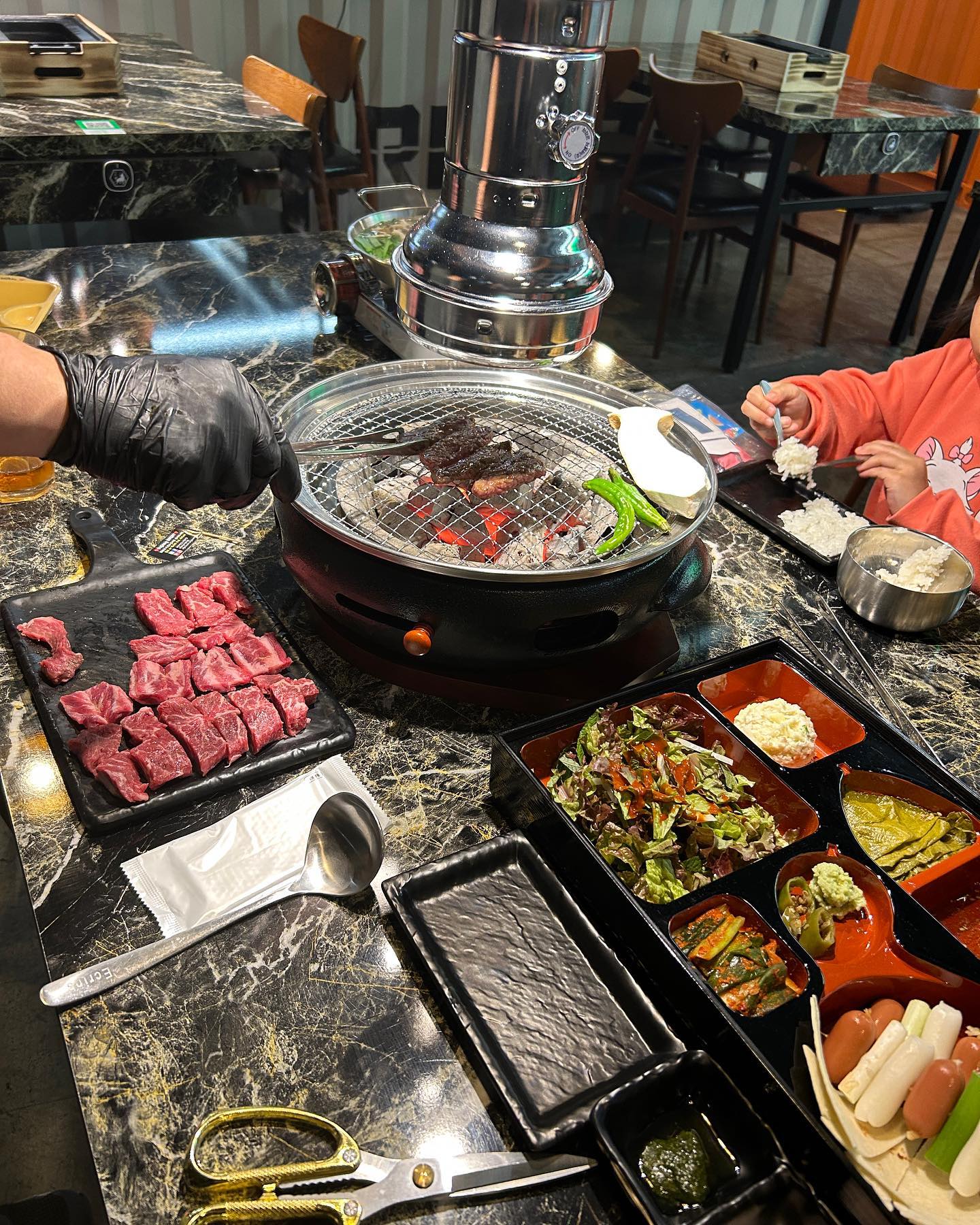 사장님도 친절하시고 고기도 맛있고
놀이방도 시설좋고만요~~~
#명지맛집 #팔우장 #명지놀이방식당 #명지소고기 #벤또야끼