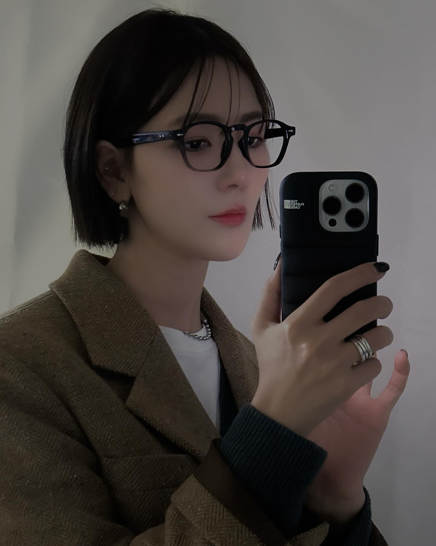 #협찬 
🏷️ disiso_o 
⠀
디시소 뿔테안경👓
뿔테는 처음 써보는데 흘러내림도 없고 편안한게 장점인듯◡̈
엄청 가볍고 알이 큰 디자인이라 편하게 쓰기 좋다!
⠀
⠀
⠀
#협찬 #안경 #안경테 #블루라이트차단안경 #뿔테안경 
#남자안경테 #남자안경 #자외선차단안경 #패션안경 
#검정뿔테안경 #검은뿔테 
⠀
⠀
⠀
⠀