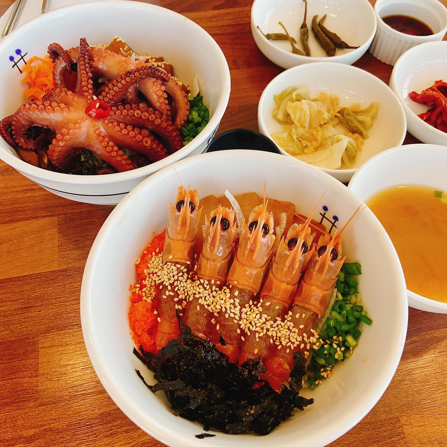 딱새우장비빔밥 돌문어장비빔밥 조림무 맛있따 ㅠㅠㅜㅜㅜ 

#협재맛집 #제주여행 #제주비빔밥