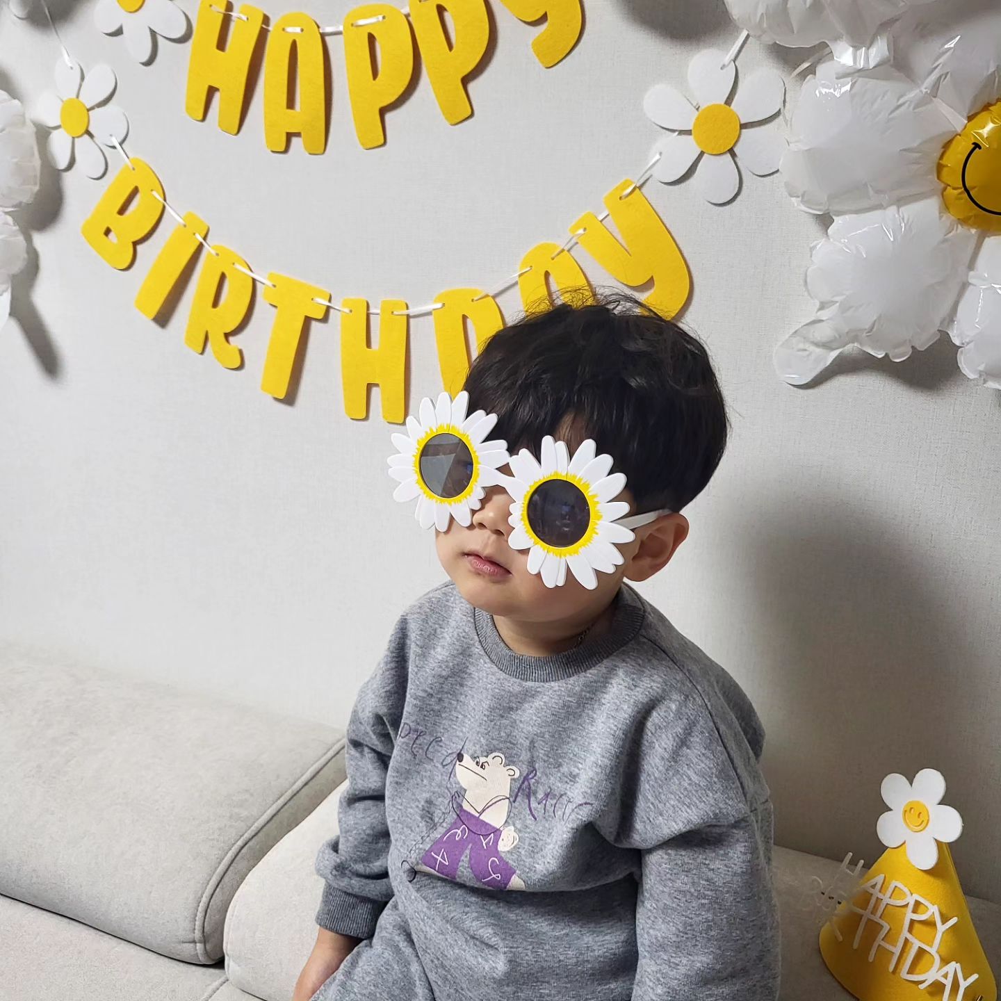 외함미네서 방학 보내느라 하루 늦은 생일 축하
애기야 사랑해😖🖤
벌써 다섯쨜 엉아