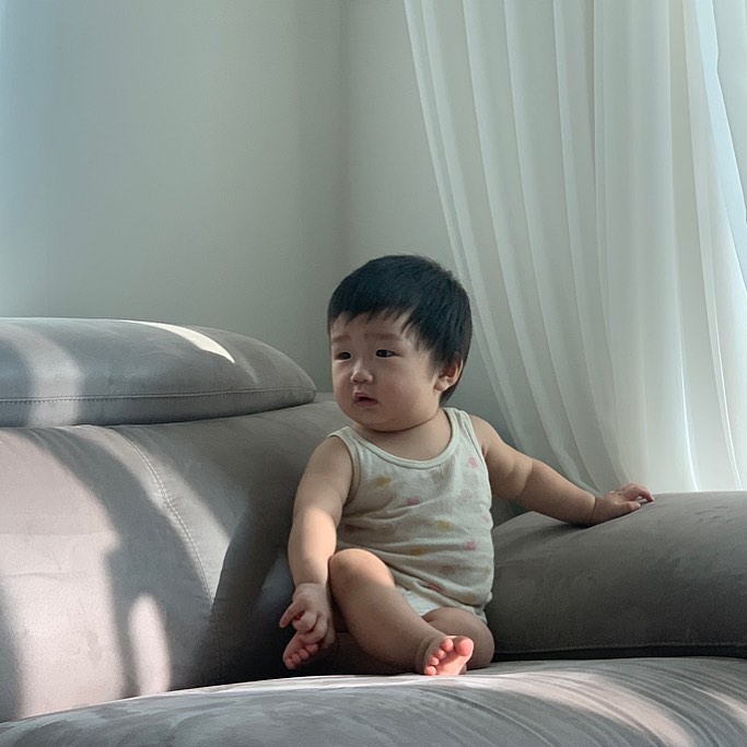 아빠 닮아서 눈이 선한 지온이 , 10개월 (진작) 돌파 !

인생도 좀 지루하고 인스타도 귀찮은 어떤 그런 지경이지만
시간 너무 잘가서 당황 - 너 얼마전에 나왔던거 같은디 .. 😳

#왜벌써걸어다니려고하지
#계획에없던일