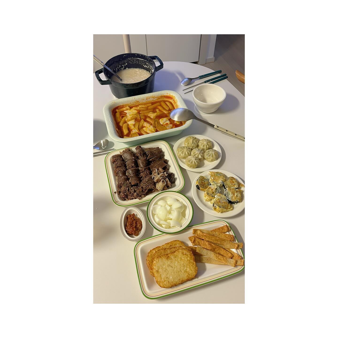 10월에도 맛있는거 즘말 많이 먹었다 - ❤️‍🔥
집밥 조아해, 외식보다 더 알차게 먹는 중! 그래서 예식 전에 건강한 돼지가 되어가는 중입니다 🥹❤️‍🔥 행복한 살 찌는 중 .. 🥣 
#신혼밥상 #집밥