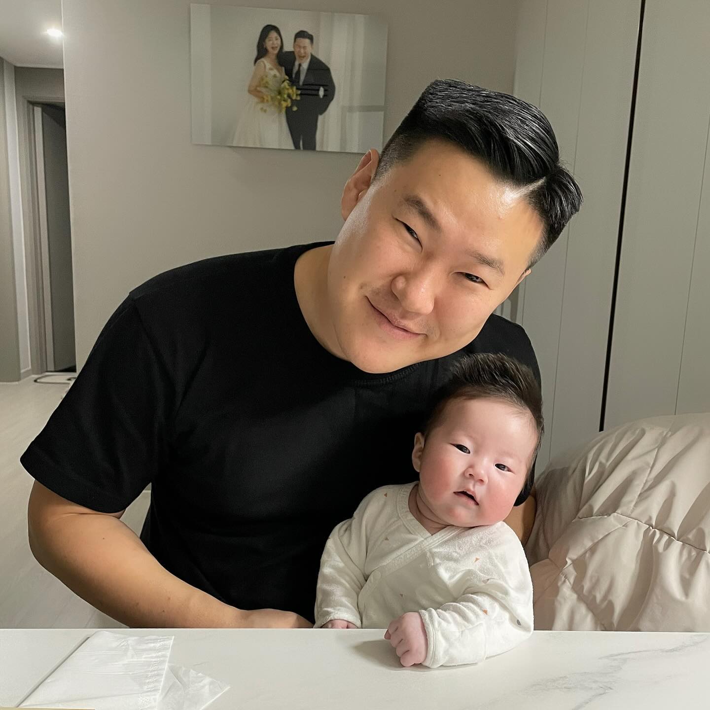 내가 남편을 낳았다 ..
딸이 아빠 닮으면 잘산데 우리언니가 그러더라

#아빠와딸 #아빠닮은딸