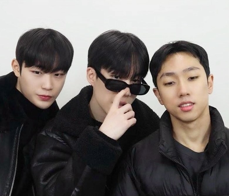 님아 그 사진을 넘기지 마오