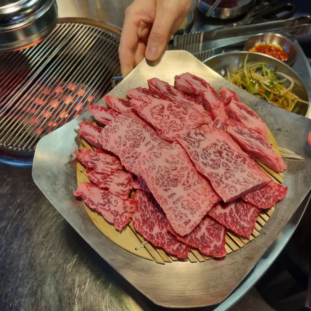 칠프로칠백식당 역삼점 모임하기 좋은곳이에요
퇴근하고 한우에 술한잔 하세요~너모 맛있어요

#먹스타그램 #맛스타그램 #맛집스타그램 #맛집 #먹방 #선팔 #맛팔 #좋아요반사 #선팔하면맞팔 #좋아요그램 #먹방 #음식스타그램 #맛집추천 #맛집탐방 #맛집투어 #서울맛집 #부산맛집 #먹팔 #먹팔해요 #food #foodie #foodstagram #맞팔해요 #맞팔해요우리 #칠프로칠백식당역삼직영점 #역삼역맛집 #역삼역고기집