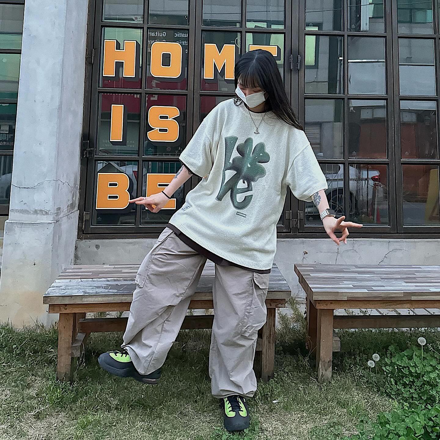 #비전스트릿웨어 #visionstreetwear 
visionstreetwearkorea 
여름에도 시언하게 입을 수 있는 아방한 니트반팔🌱💚