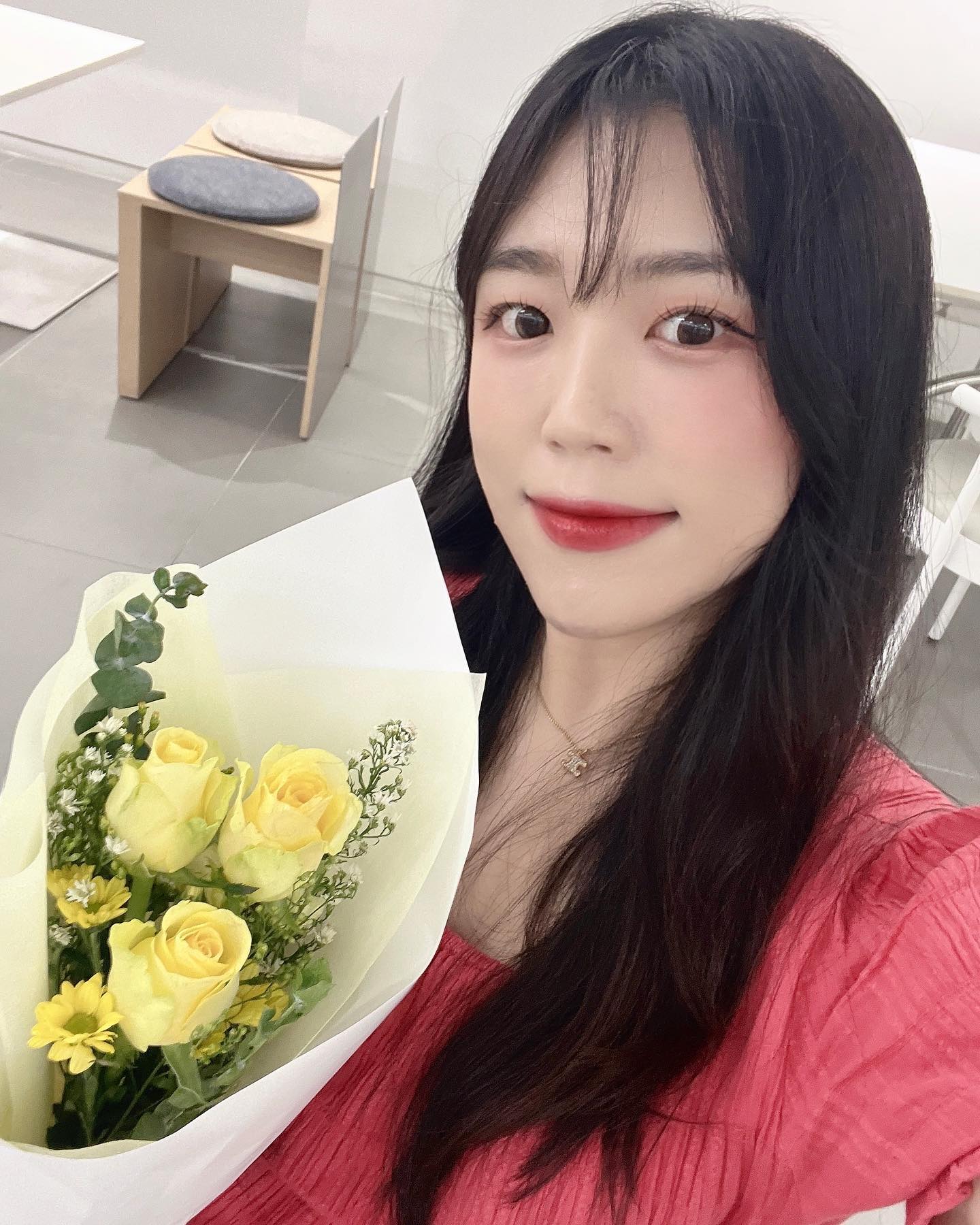 이제 진짜 여름이야 뜨거워 완전-🐾
오늘은 내 생일이야 즐거워 완전-🎶

H A P P Y B I R T H D A Y  T O  M E 🍀
