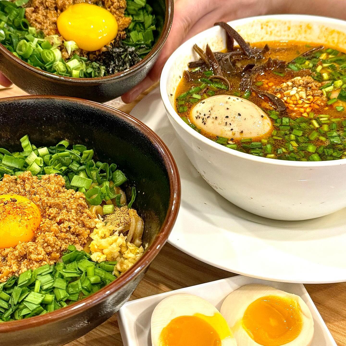 #협찬 배곧 마제소바 맛집 "칸토라멘"
일본 전통 마제소바 맛을 즐길 수 있는 곳

마제소바를 사랑하시는 분이라면 한번 가봐야 할 맛집입니다👍🏻 마제소바, 마제밥까지 있는 #칸토라멘 은 일본 현지 요리를 경험한 듯한 맛으로 갓성비까지 겸한 맛집이에요.

마제소바 이외에도 탄탄멘 등도 있어 국물라멘도 즐길 수 있습니다. 같이 나오는 아지타마고는 달달, 고소한 반숙란으로 무조건 추가해서 드세요!! 
선불형 테이블 오더로 빠르고 맛있게 즐길 수 있는 #배곧맛집 추천드립니다~

✅마제소바 (기본/카라이) 10,000원 / 11,000원
✅탄탄멘 11,000원
✅미니마제밥 4,500원
✅아지타마고 1,000원

🌱칸토라멘
위치:경기 시흥시 배곧3로 80 센터프라자 1차 123호
영업시간: 11:00 - 21:00
전화번호: 0507-1383-5656

#배곧맛집 #시흥맛집 #배곧라면 #배곧라멘맛집 #배곧맛집추천 #배곧일식 #시흥일식 #배곧신도시 #배곧신도시맛집 #먹스타그램 #먹팔 #먹팔해요
