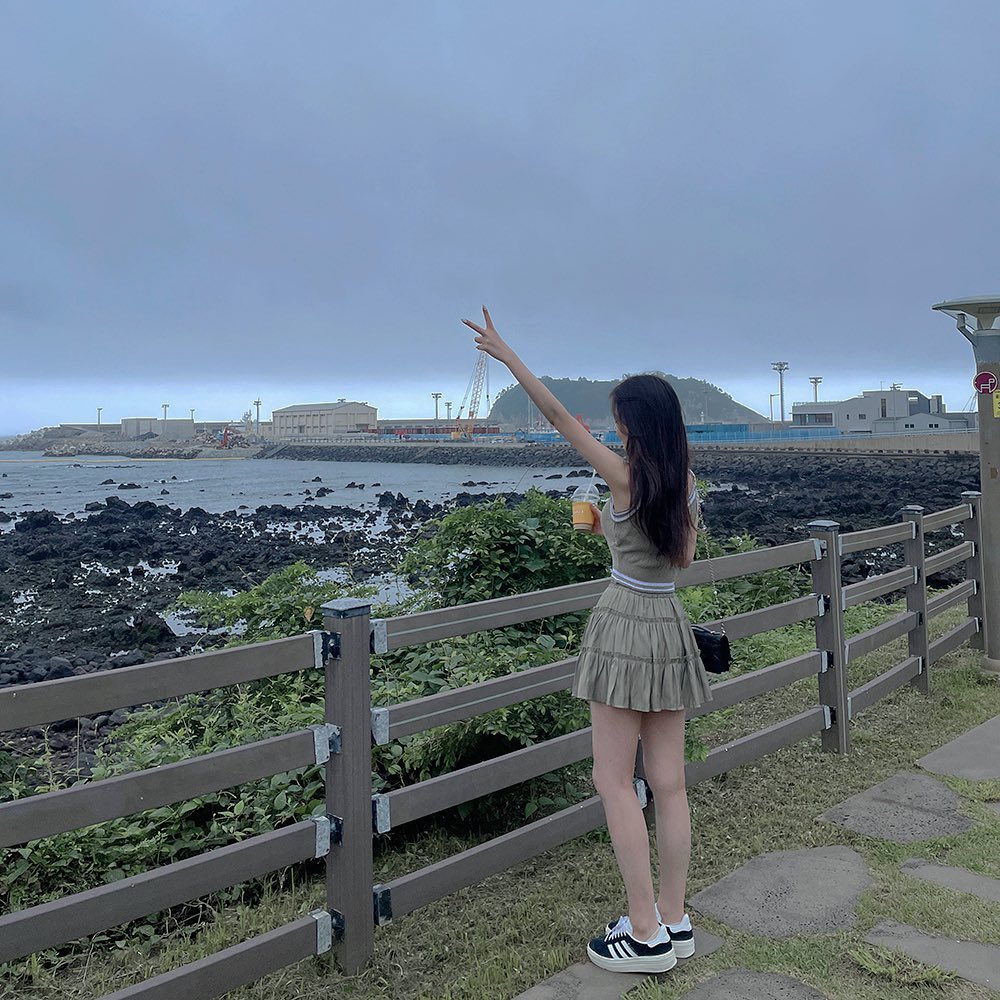 💚
뒷모습뿐인 이유는
제주에서 화장한 날이 하루도 없기 때문 ,,,,