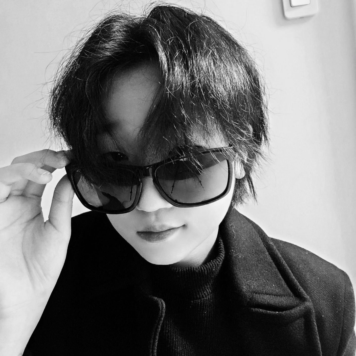 저도 흑백감성좀 내도 될까요?😎

오늘 불금🔥인데 다들 마지막까지 화이팅입니다!!!
일끝나고 신나게 놀아야져~🖤🖤