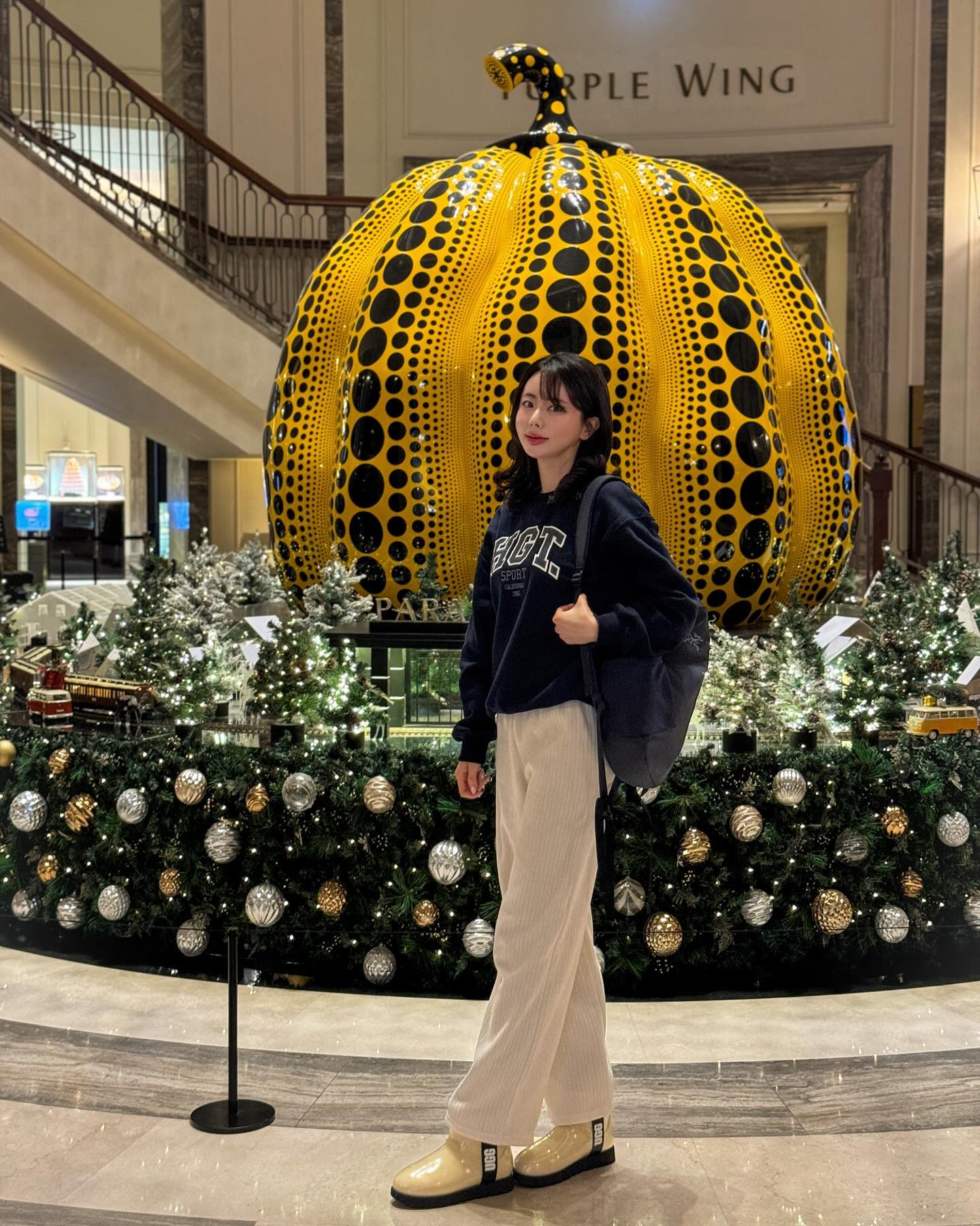 #gift pcitykorea 

파라다이스시티 프리미어 디럭스 패키지를 선물받아 부모님과 다녀왔어요✈️ 패키지에 씨메르와 플레이랩 아트스페이스를 전부 이용할 수 있었지만 1박2일 짧은 일정으로 씨메르는 포기🥹그래도 오랜만네 가족들과 호텔디너즐기며 2024 즐럽게 보내자구 다짐했네요🫶🏻 
그리고 파라다이스시티가시면 황해해물칼국수 추천✨호텔에서 추천받아 간건데 진짜 맛있어서 저희 부모님 전부 좋아하셨어요. 다음에도 또 가고싶은 곳💨2024 화이팅🫶🏻

#파라다이스시티 #파라다이스호텔