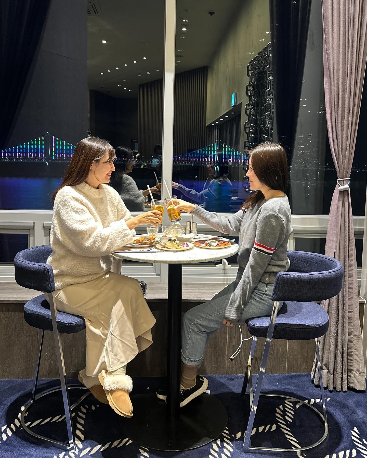 #제작지원 #켄러버

부산여행 간다면, 광안대교 뷰 질리도록 감상할 수 있는 가성비 좋은 숙소 추천해요🩵 1박2일은 무조건각! 이왕이면 다양한 패키지로 제대로 즐겨보세요~

✅포토제니아굿즈 X 켄트 패키지
자연의 풍부한 색감을 감각적으로 담은
'포토제니아굿즈' 를 켄트호텔에서 만나보세요.

✅Gourmet Busan 패키지
무제한 와인과 즐기는 파노라마 오션뷰 디너 뷔페
디너 뷔페 2인 + 하이볼 2잔 + 창가석 업그레이드

✅모닝뷔페 2인
탁 트인 바다 전망의 스카이라운지에서
여유로운 아침식사를 즐겨보세요
장소 : 15F 스카이라운지
시간 : 07:30~12:00 (Last Enter: 11:00)
부산메뉴 (기장미역국, 씨앗호떡, 부산국밥)
라이브 코너 (계란 요리, 프렌치 토스트) 외 30여 종

📌켄트호텔 광안리 by 켄싱턴
부산 수영구 광안해변로 229 켄트호텔

kent_busan 

#켄트호텔 #켄트호텔by켄싱턴 #부산여행 #부산호텔 #부산숙소 #광안리맛집 #광안리핫플 #광안리숙소 #부산1박2일 #국내여행