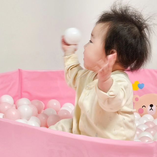  남달 | 육아일기 | 꽃여행 | 출사 | 상품리뷰 on Instagram: "#협찬
#제품제공

제 아이가 사랑하는 '나이비 키즈 오감 놀이 매트 스펀지풀 접이식 팔각'에 대해 소개해드리려고 해요.

아이와 함께하는 시간이 더욱 특별해진 브랜드 '나이비'는 Naïve (순진무구한, 순수한, 천진난만한)와 BABY의 합성어로 '순수한 아기'라는 뜻의 프리미엄 유아용품 전문 브랜드입니다.

 국가 공인 시험 연구기관 (KCL 또는 KATRI, SGS)의 인증 및 24시간 테스트를 통해 안정성을 확인 후 엄격하게 제품을 제작하는데요.👌🌟

나이비 키즈 오감놀이 매트 스펀지풀 접이식 팔각 제품은 방수 소재로 다양한 놀이가 가능하고, 접이식으로 간편하게 보관 가능한 점이 너무 좋아요.😍💕

아이가 사용하면서 안전성도 확실하게 확인된 제품이라 마음이 편안하고, 귀여운 나이비 친구들 그림이 있어서 아이들이 흥미롭게 놀 수 있어요.🦄🌈

#나이비 #놀이매트 #오감놀이 #접이식매트 #유아놀이매트 #접이식오감놀이매트 #볼풀장 #실내풀장 #유아볼풀장 #유아실내풀장 #키즈놀이매트 #키즈볼풀장 🏷️🎉"