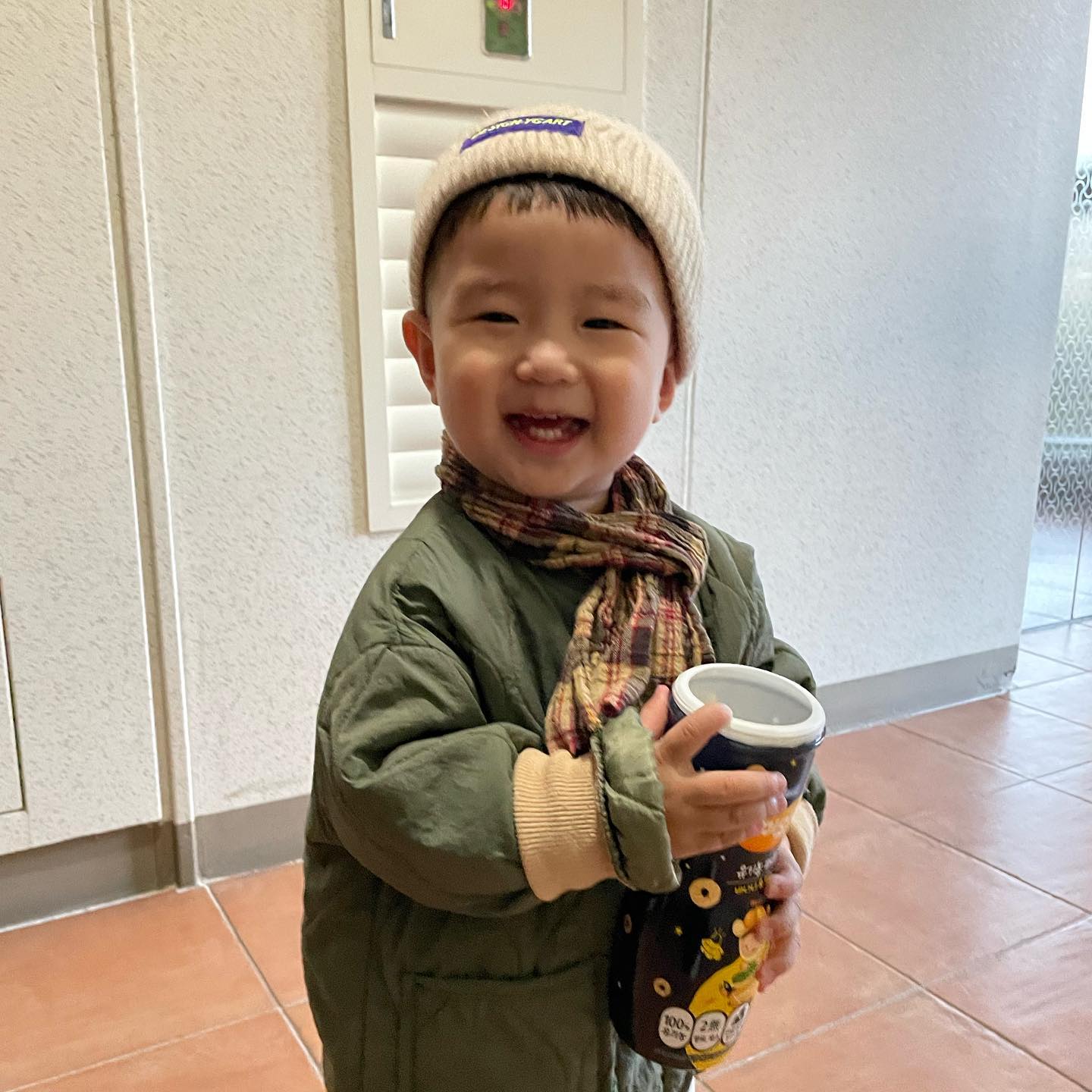귀엽다 귀여워💙🩵💜

#오늘의수호👶🏻
#머리부터발끝까지
#형아옷