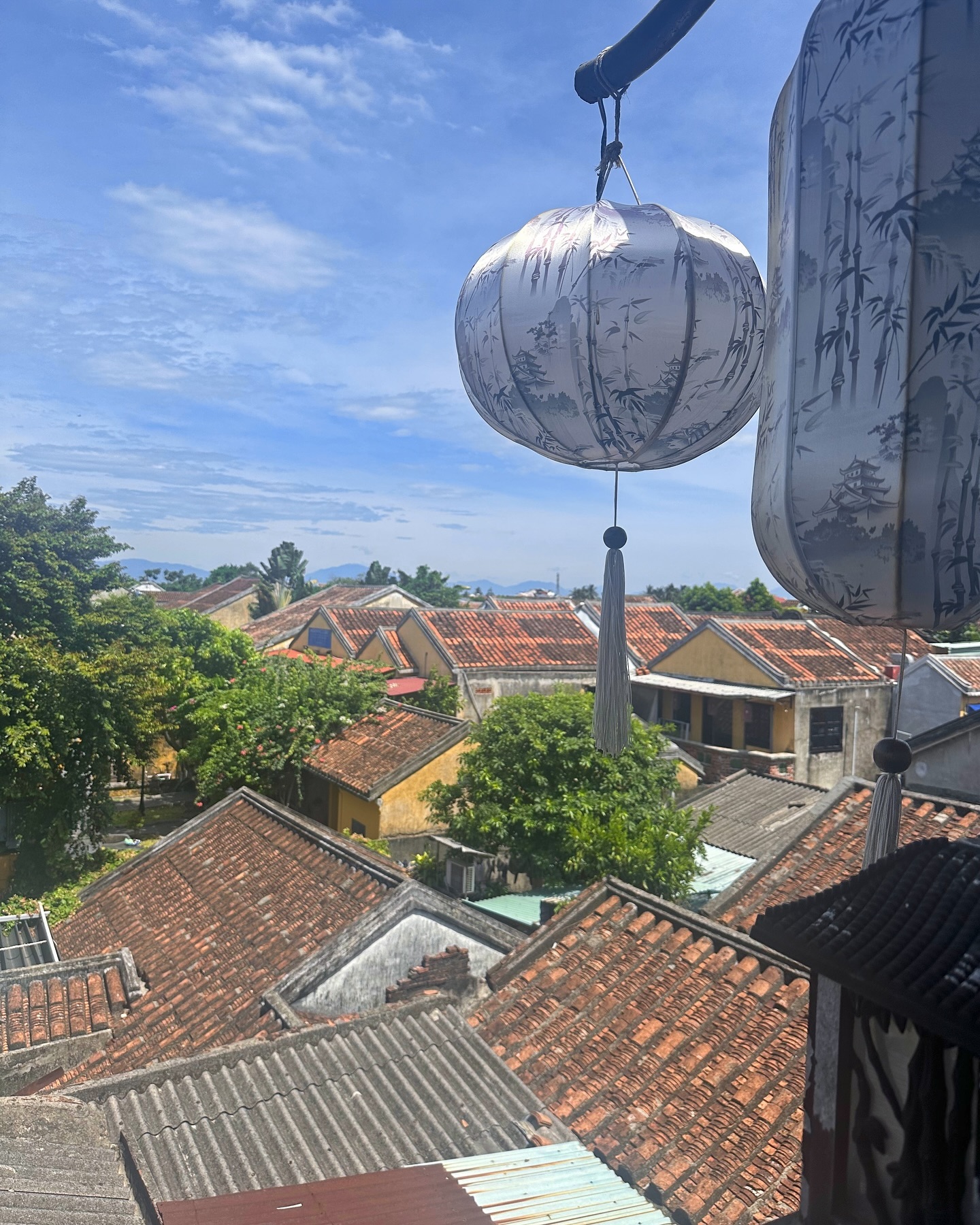 #DAD#🇻🇳
#Hội An 
#oldtown 

#호이안 여행 간다면
요기만 가도 #성공적

1.2.3 
#faifo_coffee ☕️

4,5,6
#투본강 가는 길🚣🏻‍♀️

7.8.9
투본강🛶