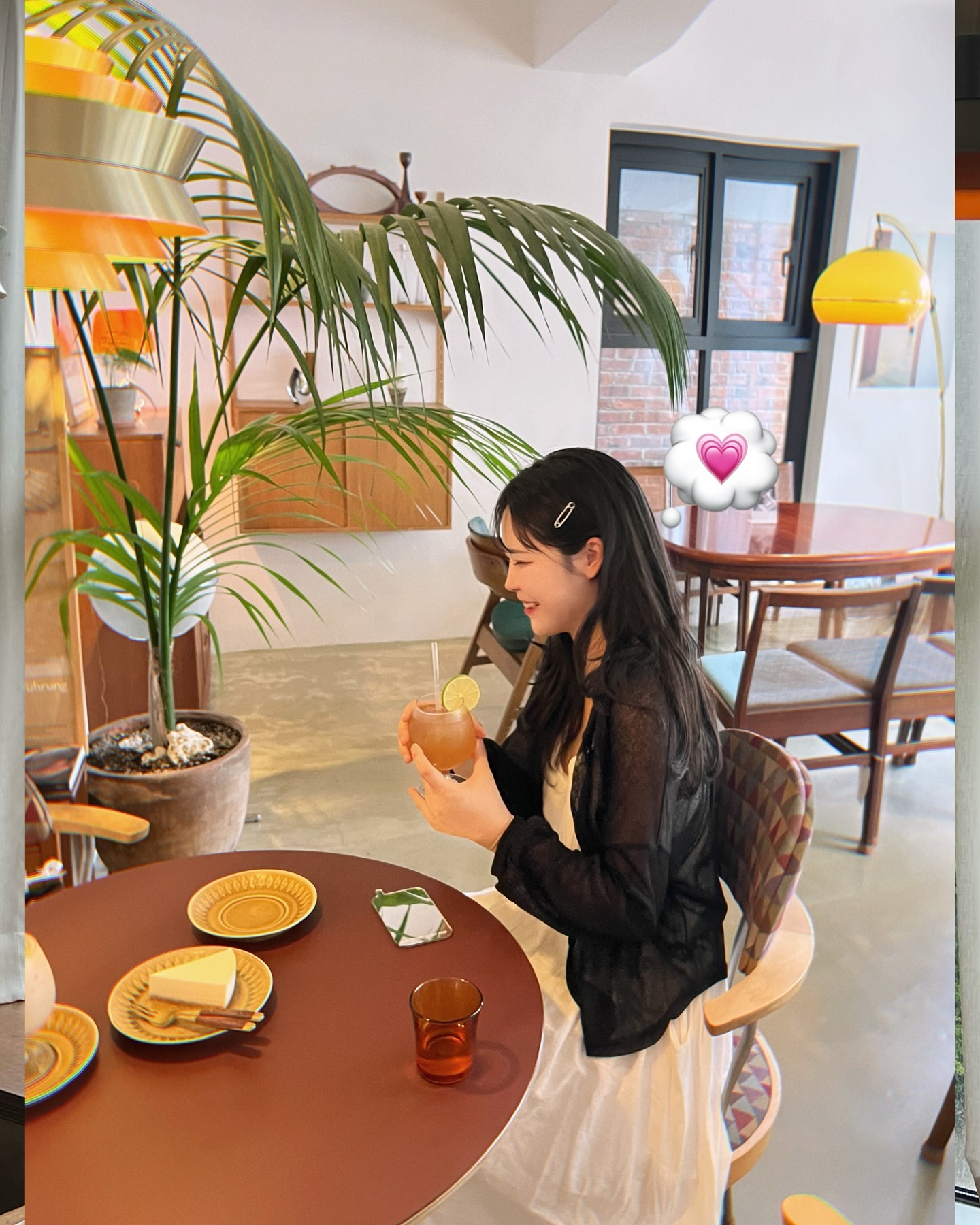 😁🙂‍↔️🥴
여기 치케 너무 맛있자나!!💭🧀

음료도 상큼하고 완전 추천

📌충남 천안시 동남구 먹거리8길 5 1, 2층
유럽풍빈티지 가구가 있는 천안 신부동 카페

매주 화요일 휴무 입니당
.
.
.
.
.

#천안카페 #천안신상카페#아이폰스냅#신부동카페#서울근교예쁜카페 #천안감성카페#블렌데렌#천안데이트코스 #오늘의사진 #f4f #TBT #follow4follow #like #좋반 #천안사람 #likeforlikes #like4like #ulzzang #ulzzanggirl #フォローバック #いいねした人