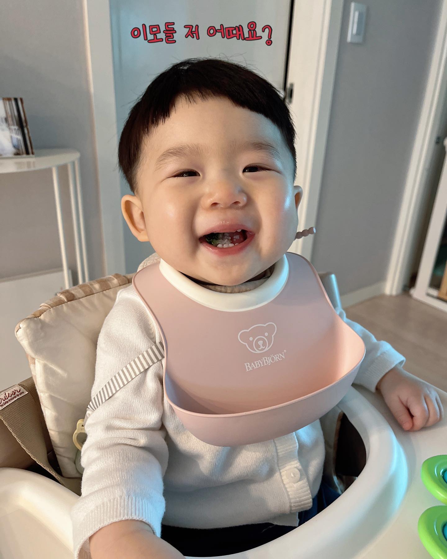 #남자는머리빨 

크리스마스도 다가오고 새해맞이겸 이준이 머리 했어요🤎
관리하는 남자 너낌나고 깔끔하니 좋네유😘
여윽시 남자는 머리빨 아니겠습니까?😚