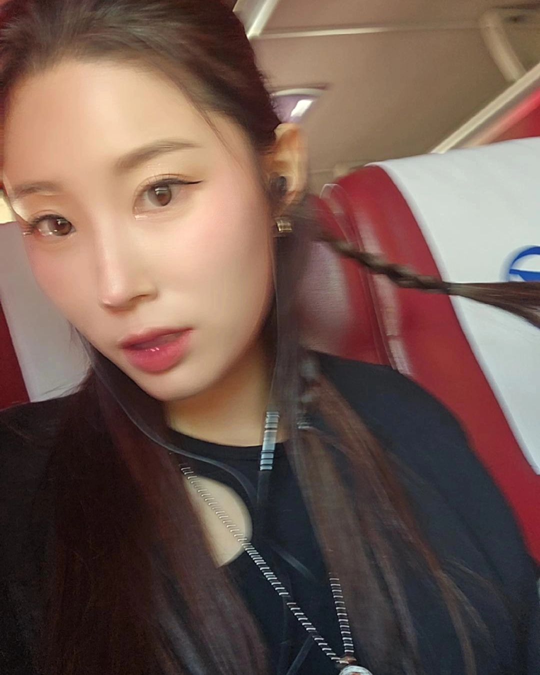 조금 더 발전해야 하는 나..화이띵👊🏼

#selfie #selca 
#ootd #daily #makeup 
#performer #dancer 
#followｍe 
#셀카 #동기부여 #화이팅 
#🖤 #인제 #꽃길만걷자