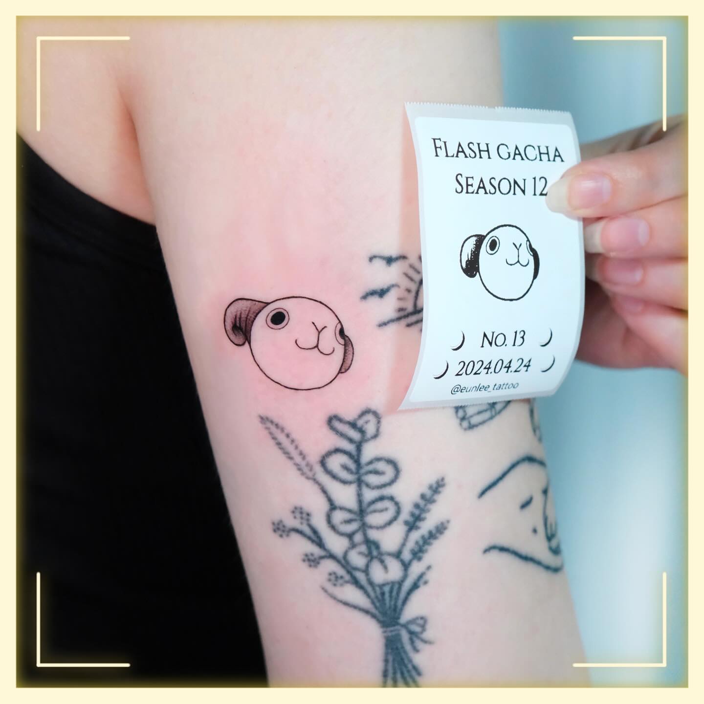 Flash gacha season 12
no.13, 59 sold out⭐️
.
Tattoo👉DM / Open kakao
.
.
.
.
.
.
#minitattoo #randomtattoo #animetattoo #cutetattoo #onepiecetattoo #linetattoo #koreatattoo #seoultattoo #gachatattoo #韓国タトゥー #ソウルタトゥー #ホンデタトゥー #홍대타투 #미니타투 #원피스타투 #귀어운타투