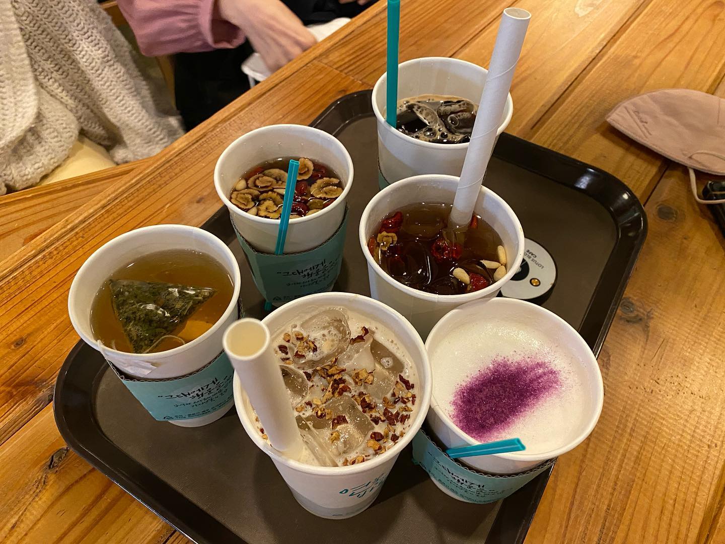 🪷로투스블라썸

친구들과 속리산 여행 갔다 다녀온 카페! 음료와 베이커리가 다양하고 맛있어요. 특히나, 쌍화차와 대추차가 있어서 부모님과 방문해도 좋은 카펭에요.

#로투스블라썸 #속리산카페 #해피윤뚱