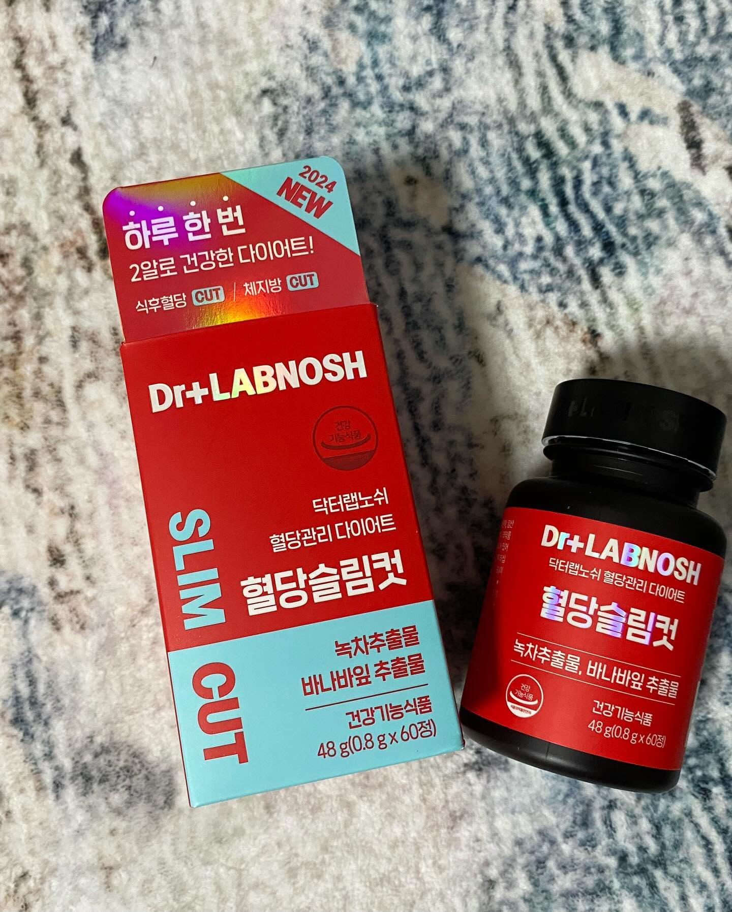 #협찬

식후 혈당 상승 억제+체지방 감소
건강한 다이어트 성공! 혈당 Cut, 체지방 Cut 2중기능성을 한 번에 담았어요
바나바잎추출물 코로솔산 1.3mg 일일섭취량 최대 함유 (바나바잎추출물 : 식후 혈당 상승 억제에 도움을 줄 수 있는 기능성 원료)
하루 2정, 작은 사이즈로 편한 목넘김
프로틴 드링크, 단백쿠키 등으로 올리브영에도 입점되어 있는 기능성 식품 브랜드 랩노쉬가 꼼꼼하게 만든 건강기능식품 브랜드 닥터랩노쉬

#협찬 #닥터랩노쉬후기 #닥터랩노쉬한달후기 #혈당슬림컷후기 #혈당다이어트 #바나바잎다이어트 #다이어트보조제 #카테킨 #바나바잎 #바나바카테킨 #다이어트정체기 #식후애착템 #뱃살빼는법 #단기간다이어트 #직장인다이어트 #혈당관리 #혈당스파이크 #혈당영양제추천 #오운완 #밥먹고2알 #올리브영다이어트 #올리브영추천템 #올리브영혈당
