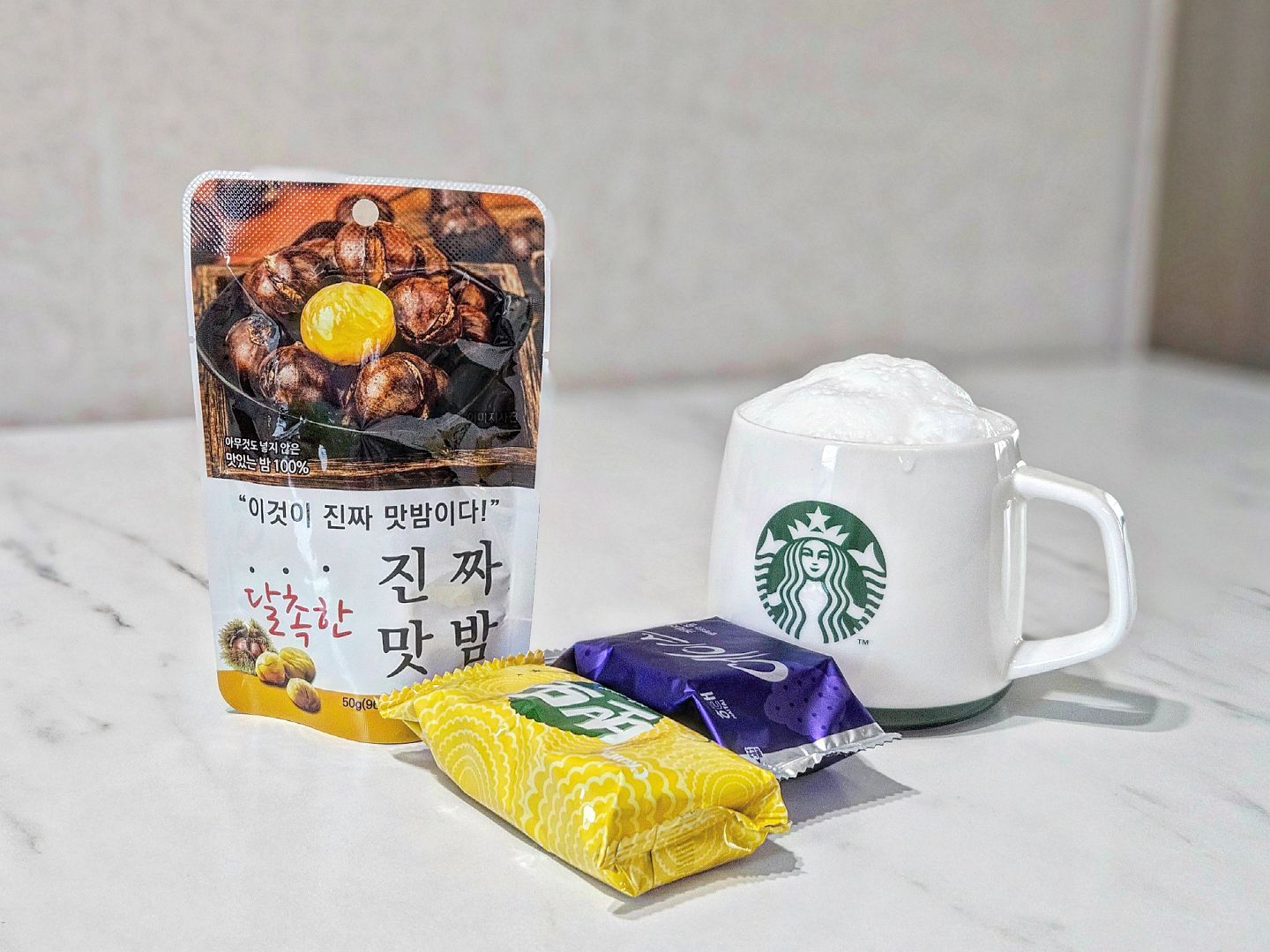 3시간 공치니 배가 등가죽에 붙음

#간식
#홈카페
#몽글몽글구름치노
#여간맛나