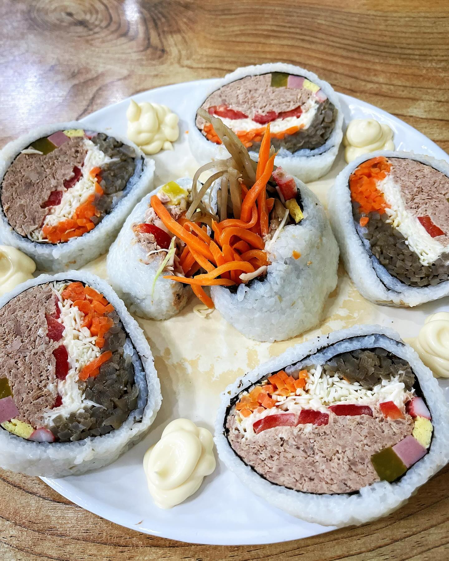 #고대 #이공김밥 #참치누드김밥 #출장 #교육

#고대맛집 ? 이라고 해서 왔는데 ㅎㅎㅎ 양이 어마어마하다.
#라볶이 도 먹고 싶었는데 아쉽 맛있게 잘 먹고 갑니당 ㅎㅎ

#고대김밥 #고려대학교 #고려대학교sk미래관 #고려대맛집 #김밥 #gimbap #참치폭탄김밥 #koreanfood #고려대 #스타벅스 #starbucks #안암역 #먹스타 #맛스타그램 #먹방 #맛집 ㅋㅋㅋ