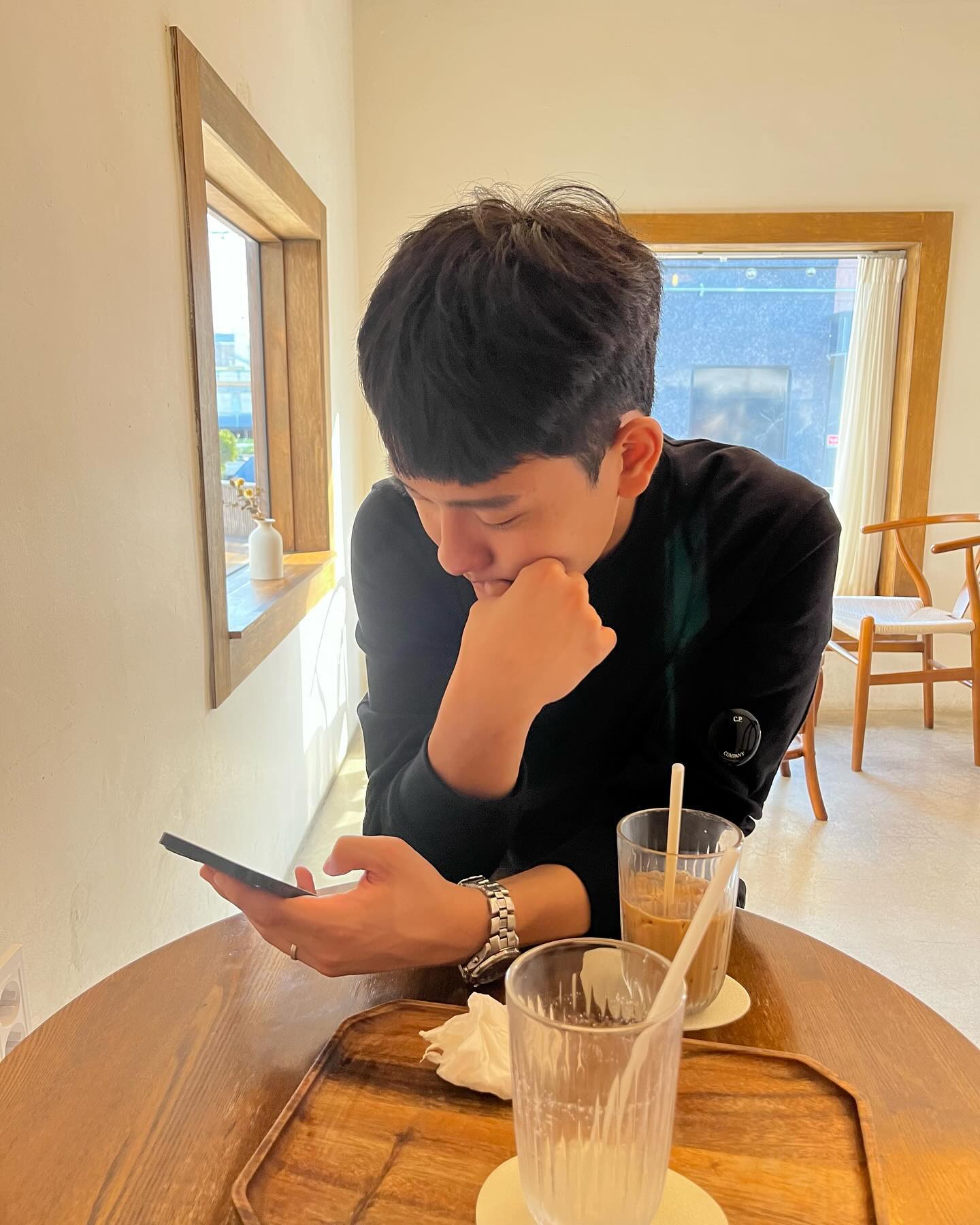 ⠀
1,2 전⠀
3,4 후⠀
⠀
제 남자친구는 안 변할 줄 알았거든요?⠀
ㅋㅋㅋㅋㅋ근데 변하네요 😅⠀
⠀
연애초반에 카메라 들면 부끄러워하더니 이제는 얌전히 좀 찍자고 할 정도 🤦🏻‍♀️ ㅋㅋㅋ⠀
⠀
#제발콧구멍가만좀...⠀