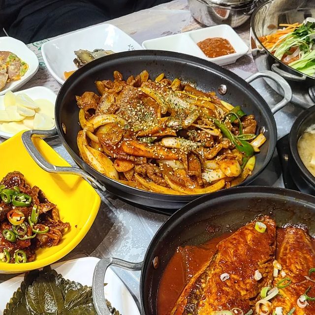 여수 집밥 먹쑤니 on Instagram: "#자연산#한치물회#17000원#여수명가 #여수로컬맛집#여수찐맛집#현지인맛집 소개해줄게요! 오늘 먹었는데 바로 리뷰남길만큼 여기는 너무 맛있다며 또 오자고 연